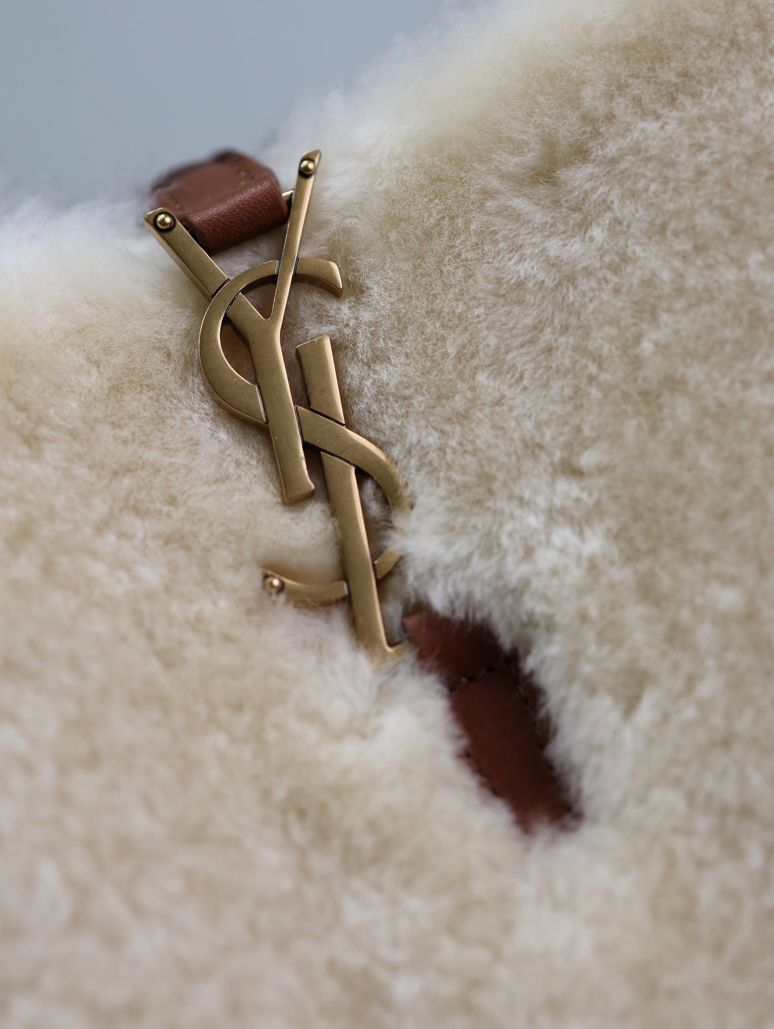 [TOP] Yves Saint Laurent YSL LE 37 Lambswool Bag 15x13x6cm/17×20×13cm -Brown