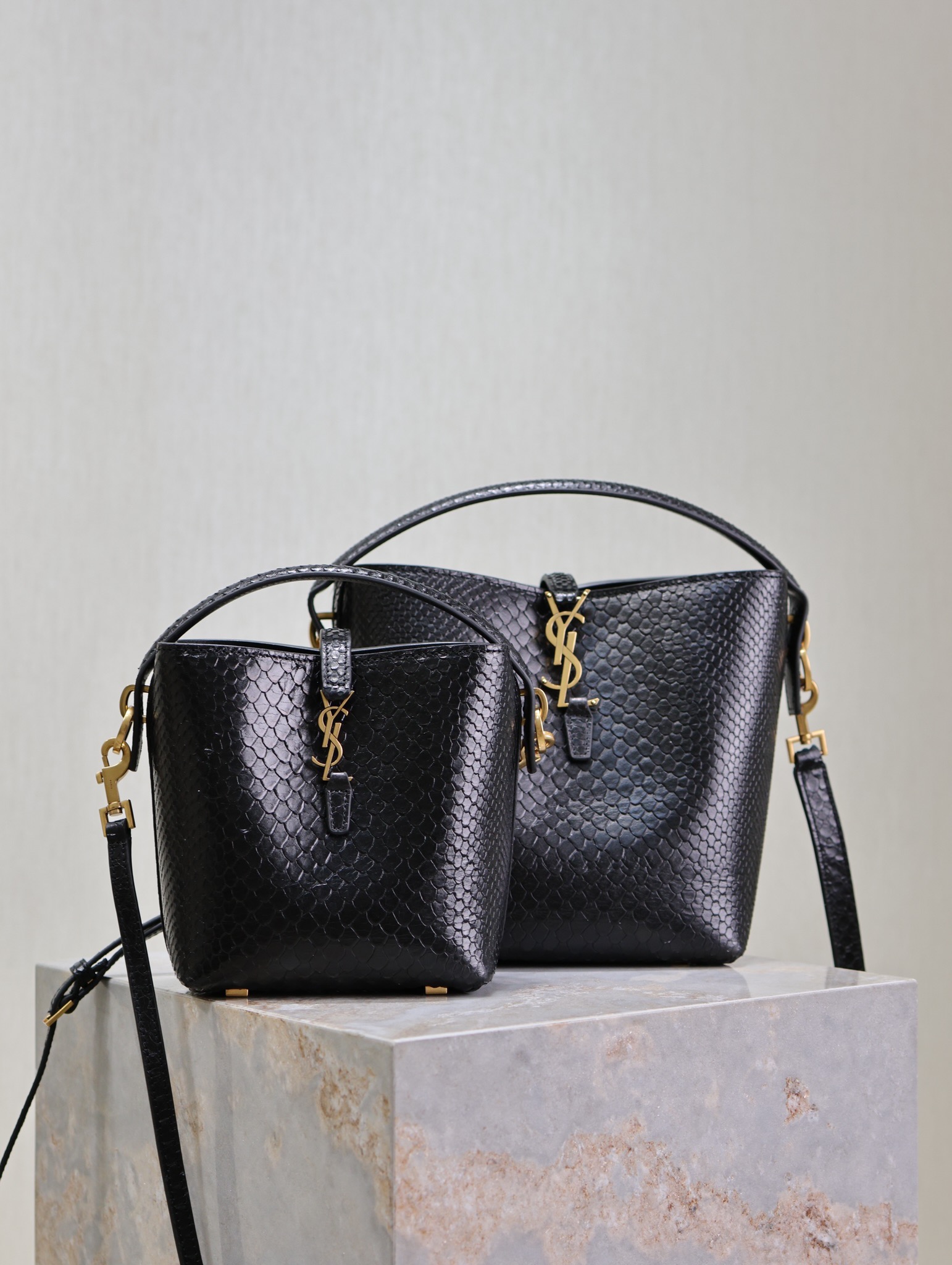 [TOP] Yves Saint Laurent YSL LE 37 Bag 15x13x6cm/17×20×13cm -Black