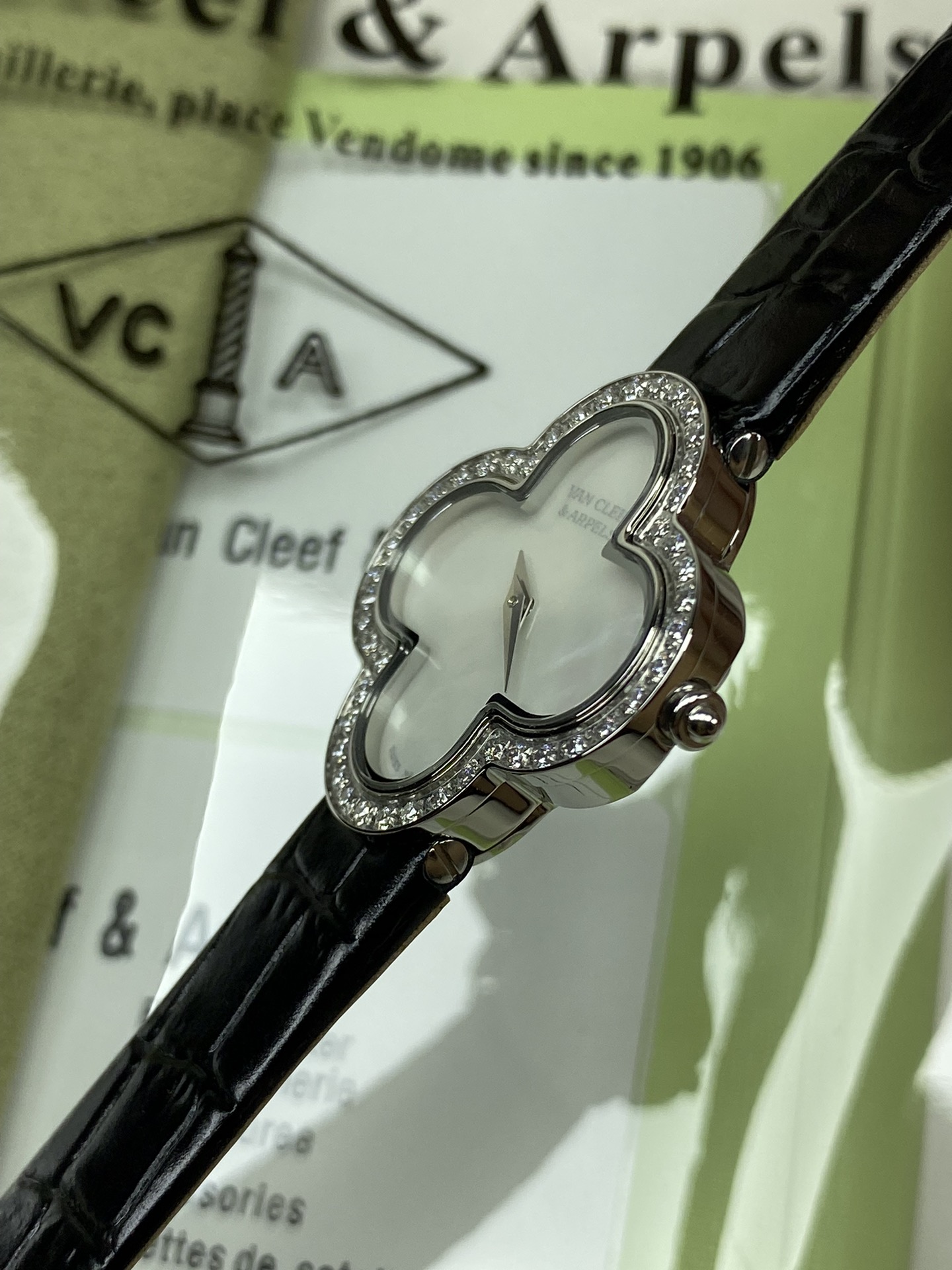 [TOP] Van Cleef & Arpels Watch - Black