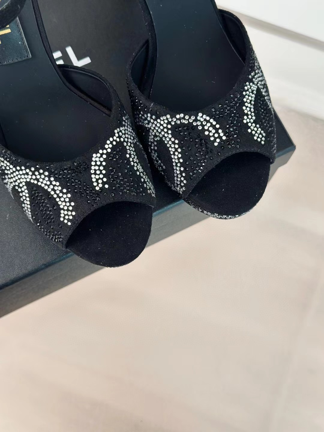 [TOP] CHANEL CC Stiletto Sandals - Black