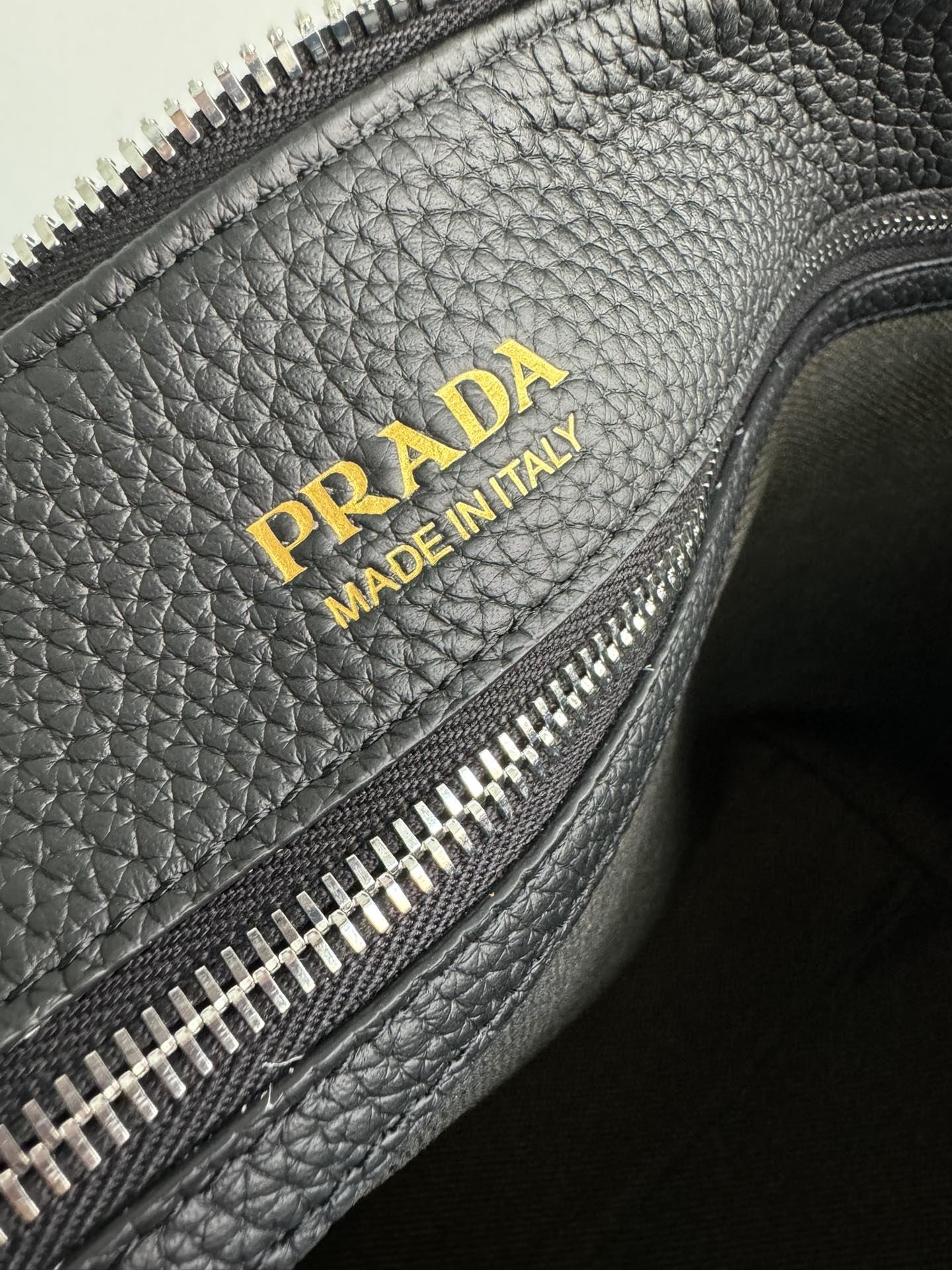 [TOP] PRADA Leather Fabric Messenger Bag 22*22*12cm/30*27.5*14cm - 2 Colour