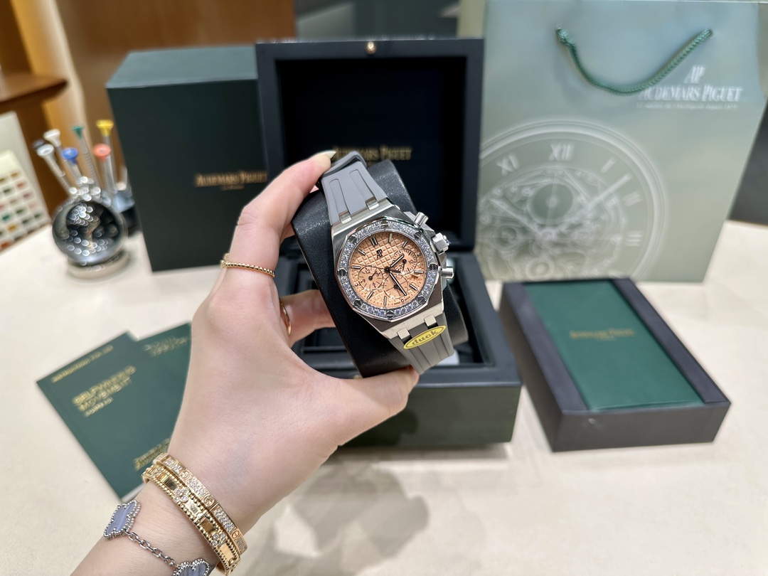 [TOP] Audemars Piguet Royal Oak  37mm Ladies Watch-2 Colors