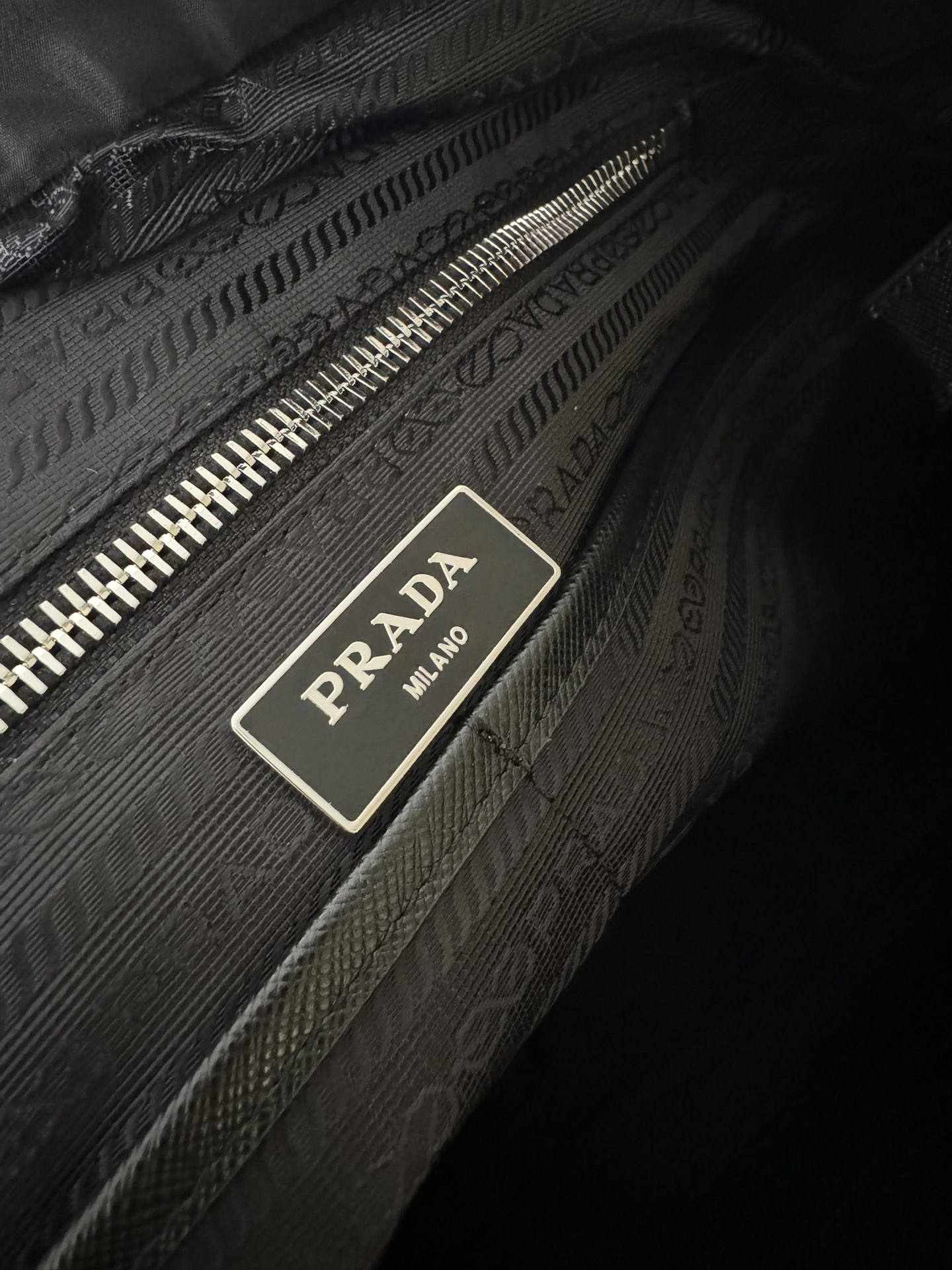 [TOP] PRADA Classic Nylon Shopping Bag 35x30x17cm - Black