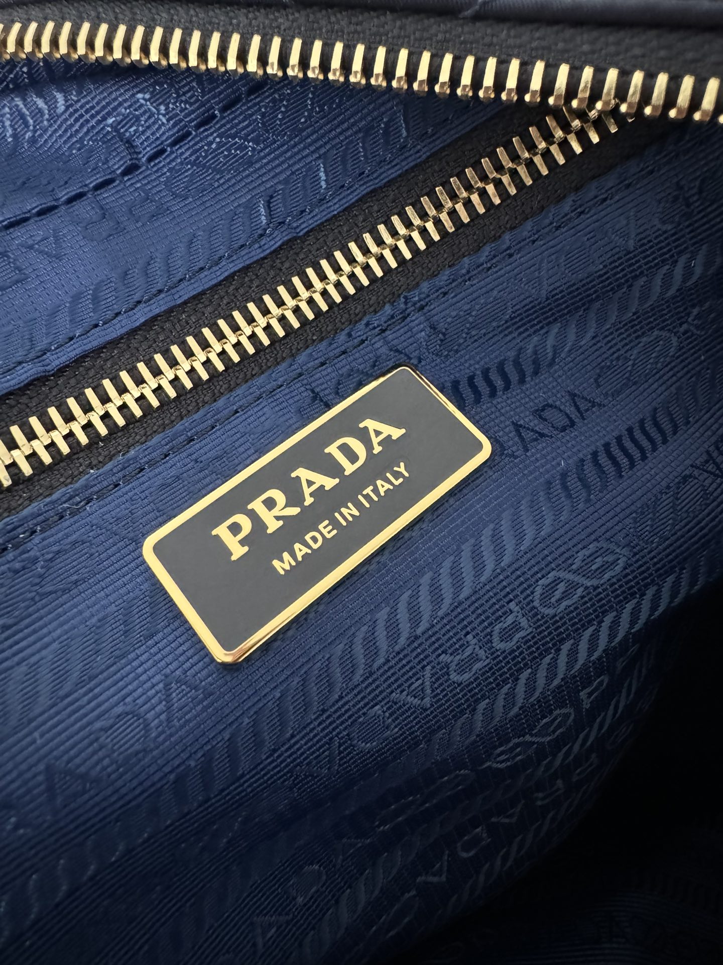 [TOP] PRADA Chain Ridge Wandering Bag 31*22*8cm - 2 Colour