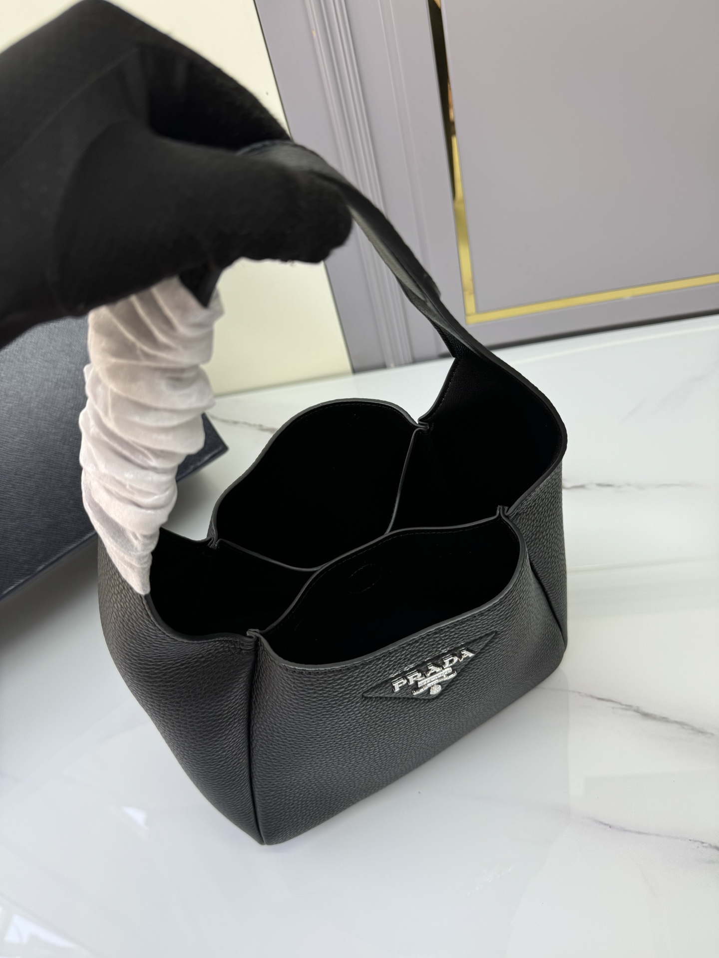 [Top] PRADA Cowhide Bucket Bag 23×21×13cm - Black