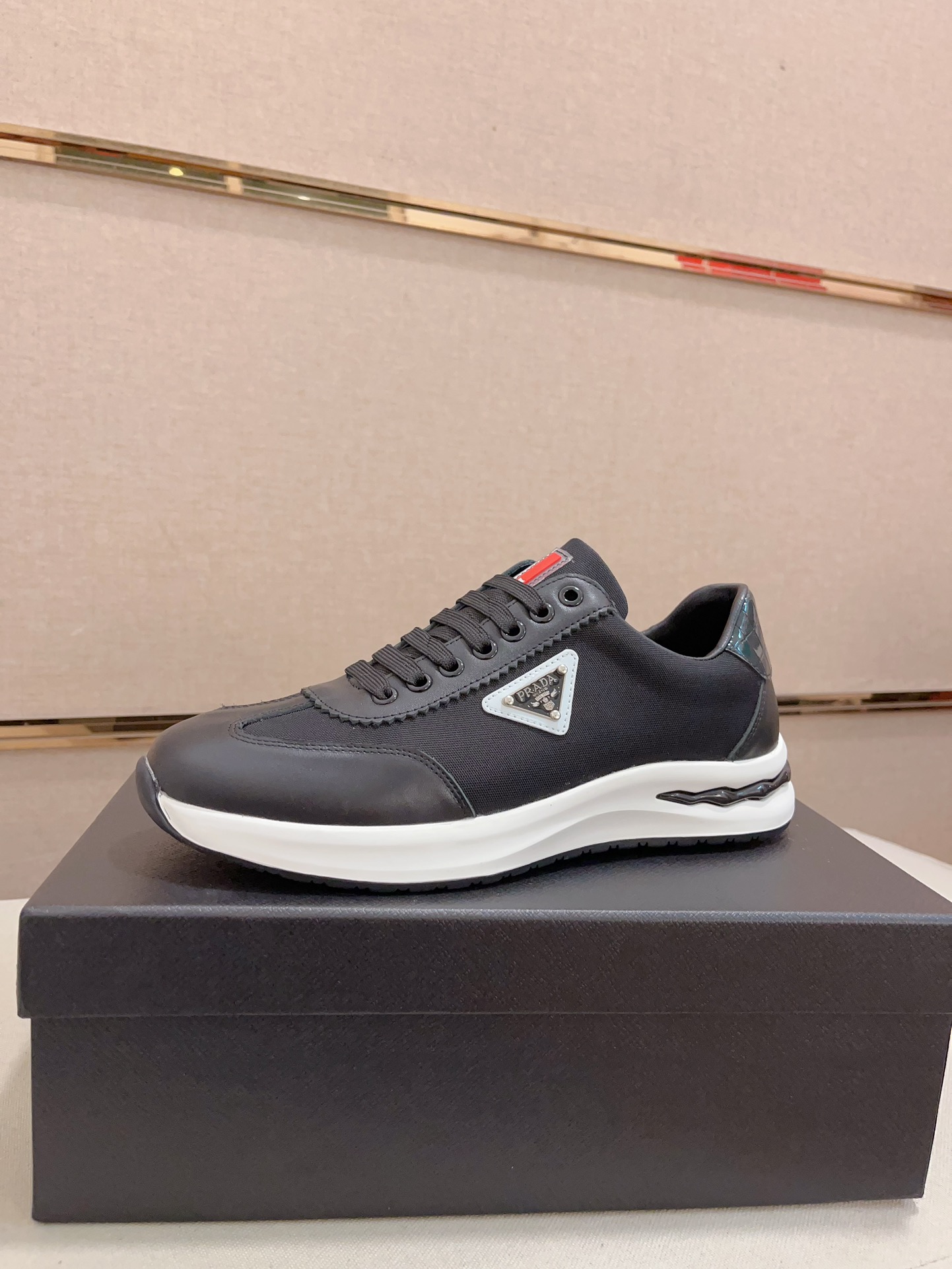 [TOP] PRADA Sports Shoes - 2 Colors