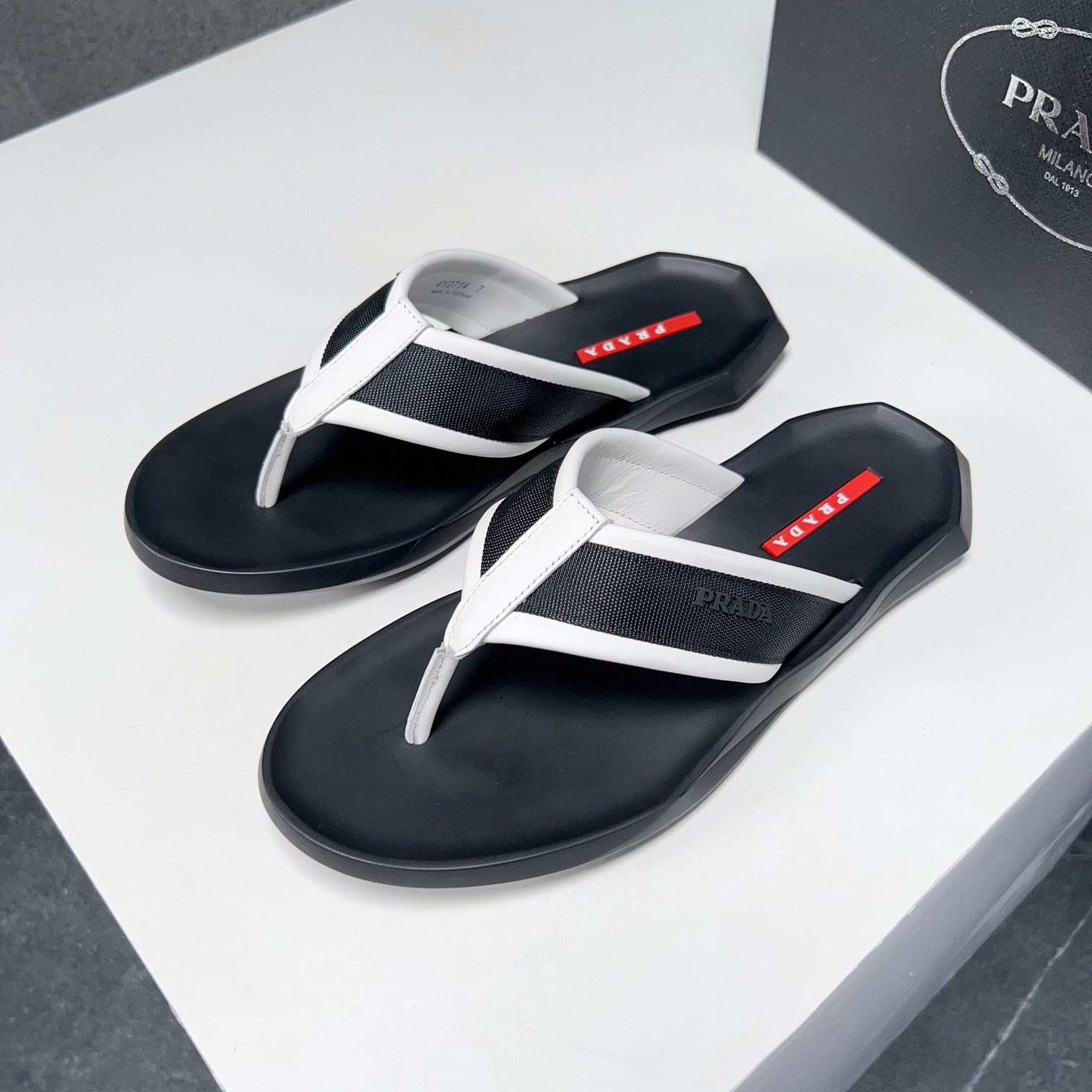 [TOP] PRADA Men's  Slippers - 3 Colors