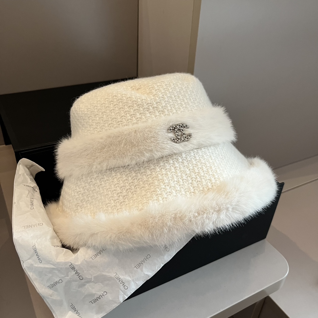 [TOP] CHANEL Fur Hat - 2 Colors