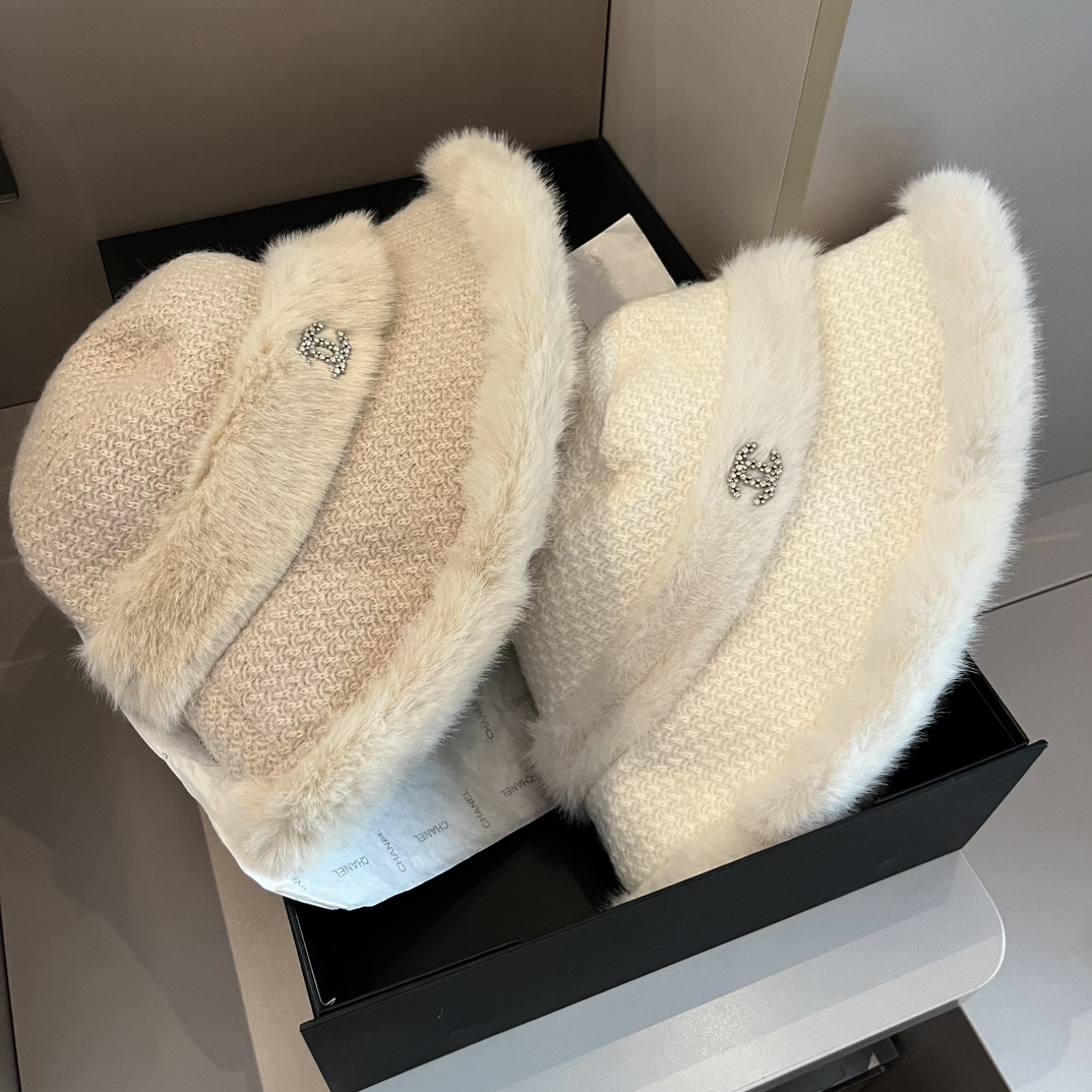 [TOP] CHANEL Fur Hat - 2 Colors