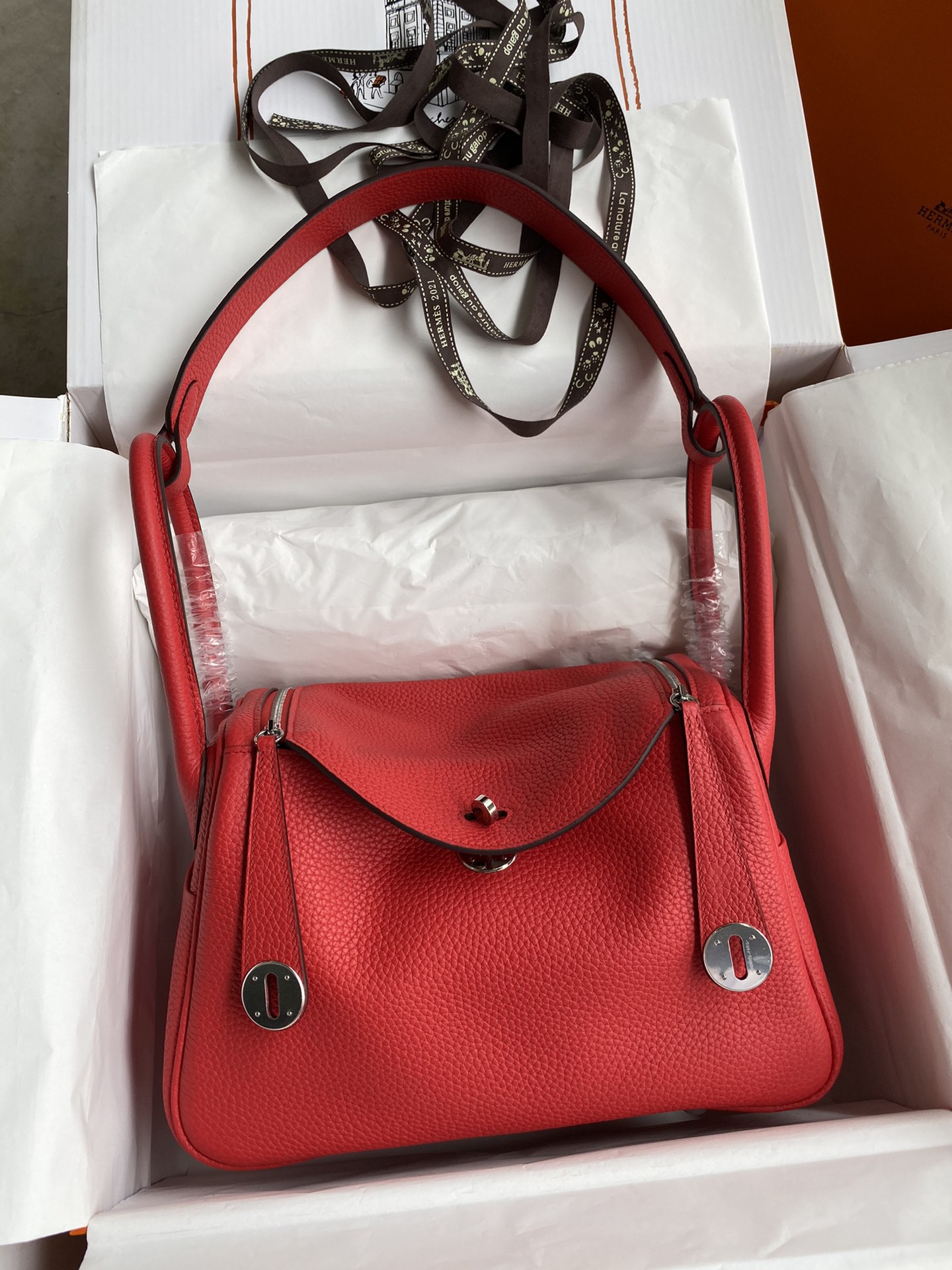 [TOP] HERMES Mini Lindy Taurillon Clemence Leather 19/26/30 CM - Rouge de Coeur & GHW/SHW
