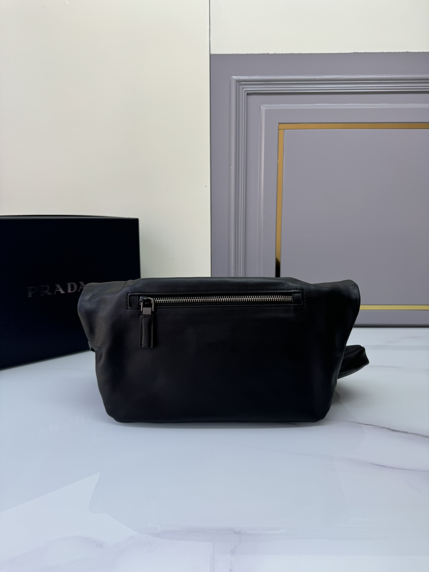 [Top] PRADA Nylon Messenger Bag 22x16.5x5cm - Black