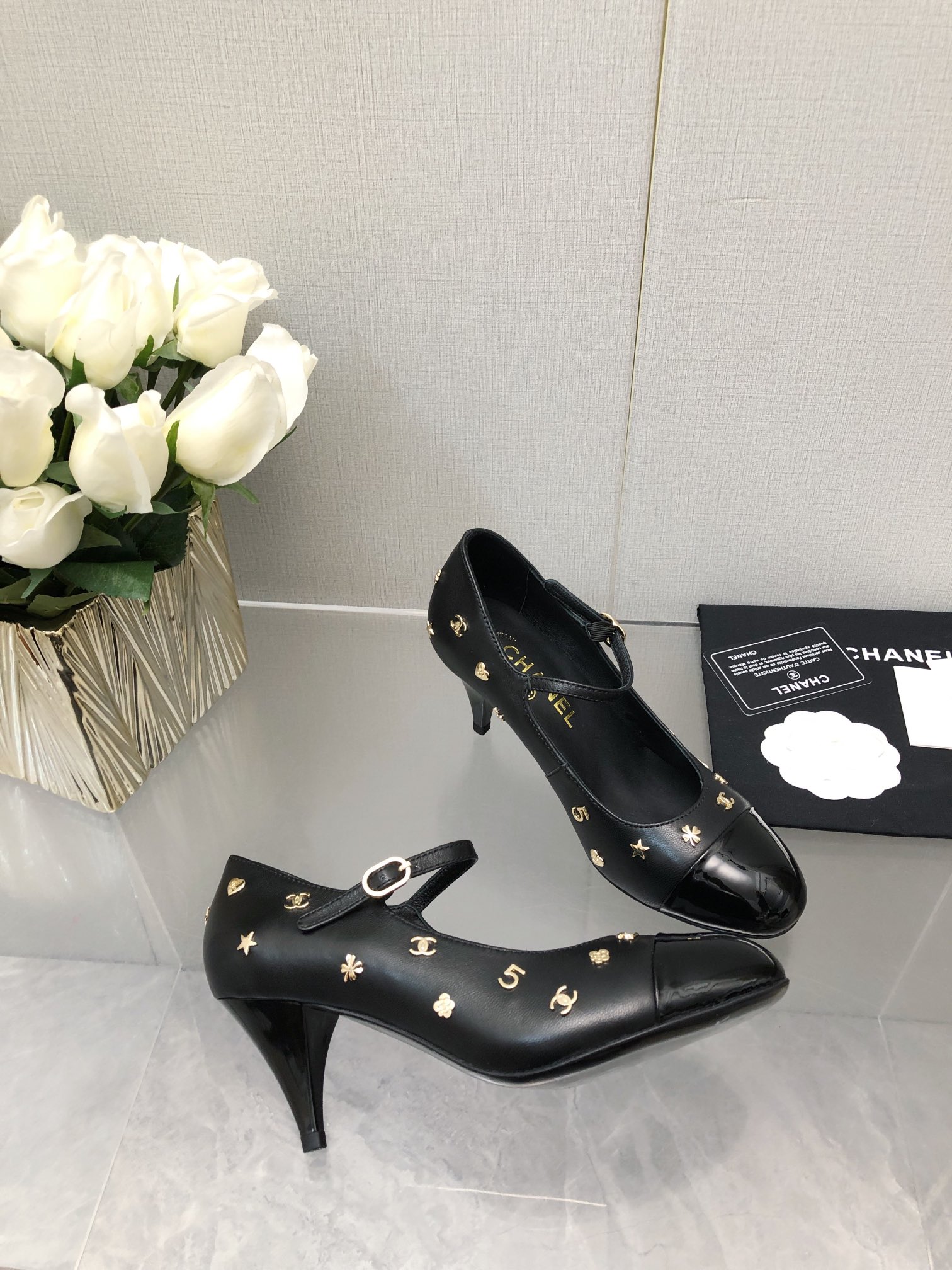 [TOP] CHANEL Mid Heel Camellia Pumps with Small Buckle Embellishment - 4 Color