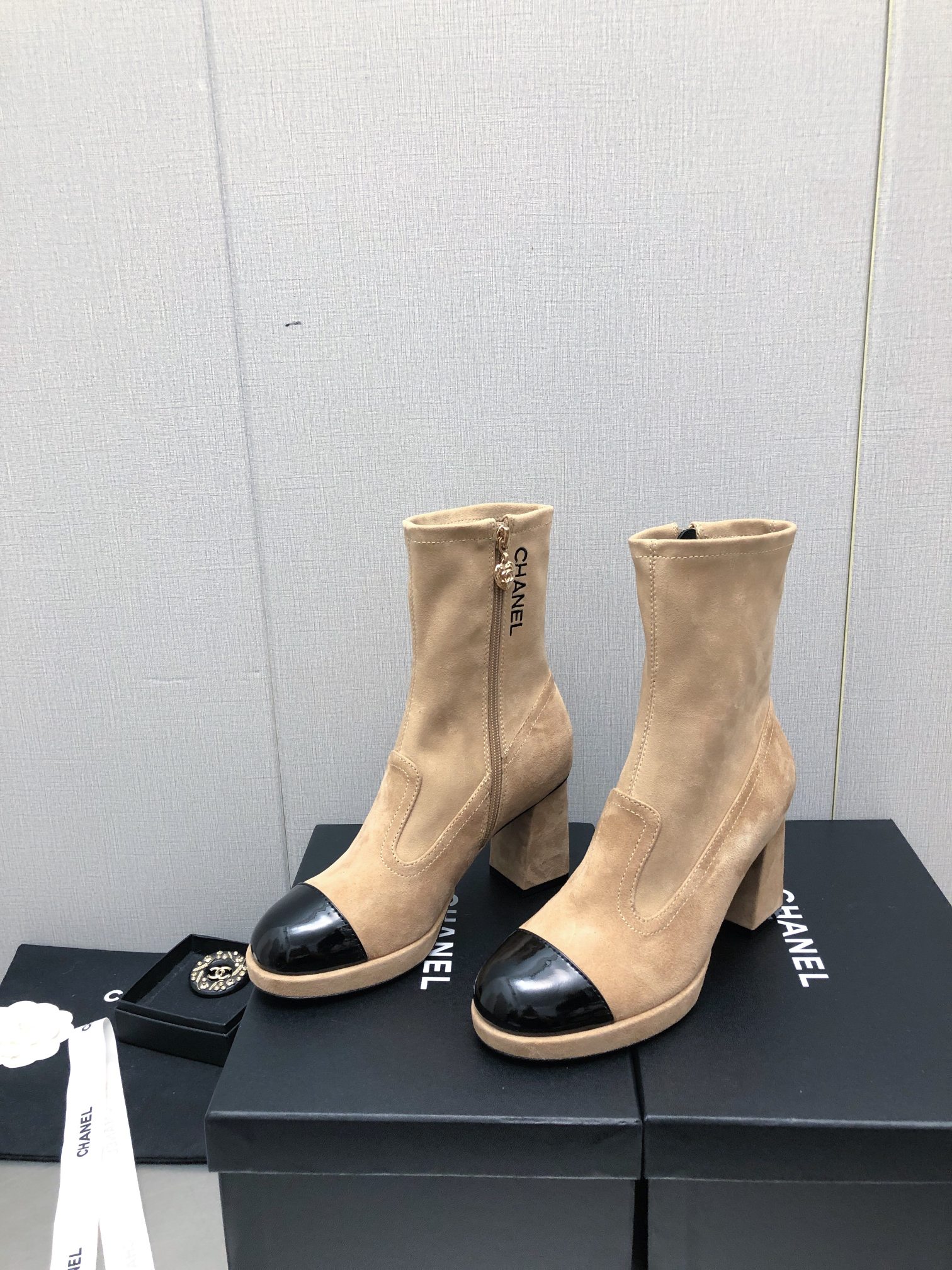 [TOP] CHANEL Elastic Boots - 3 Color