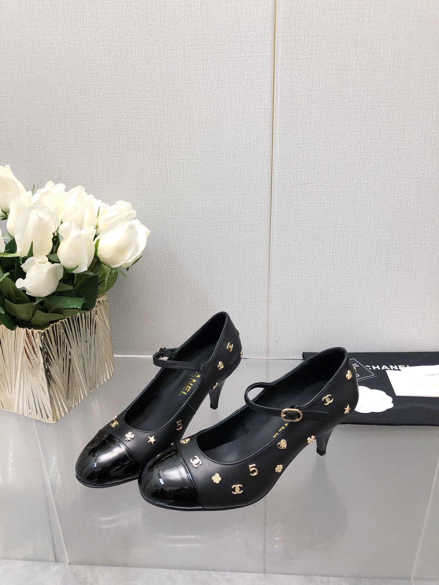 [TOP] CHANEL Mid Heel Camellia Pumps with Small Buckle Embellishment - 4 Color