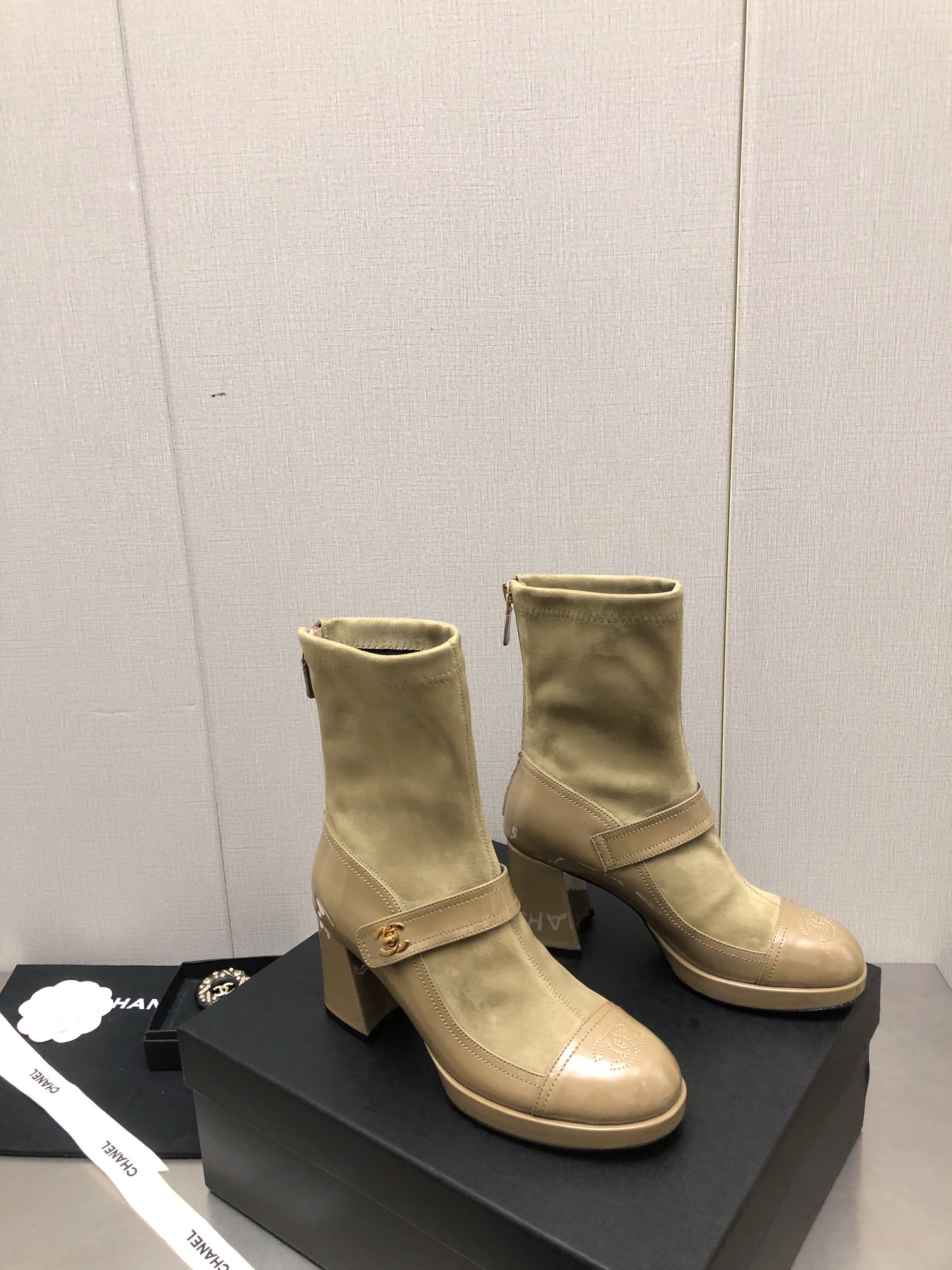 [TOP] CHANEL Elastic Boots - 3 Color