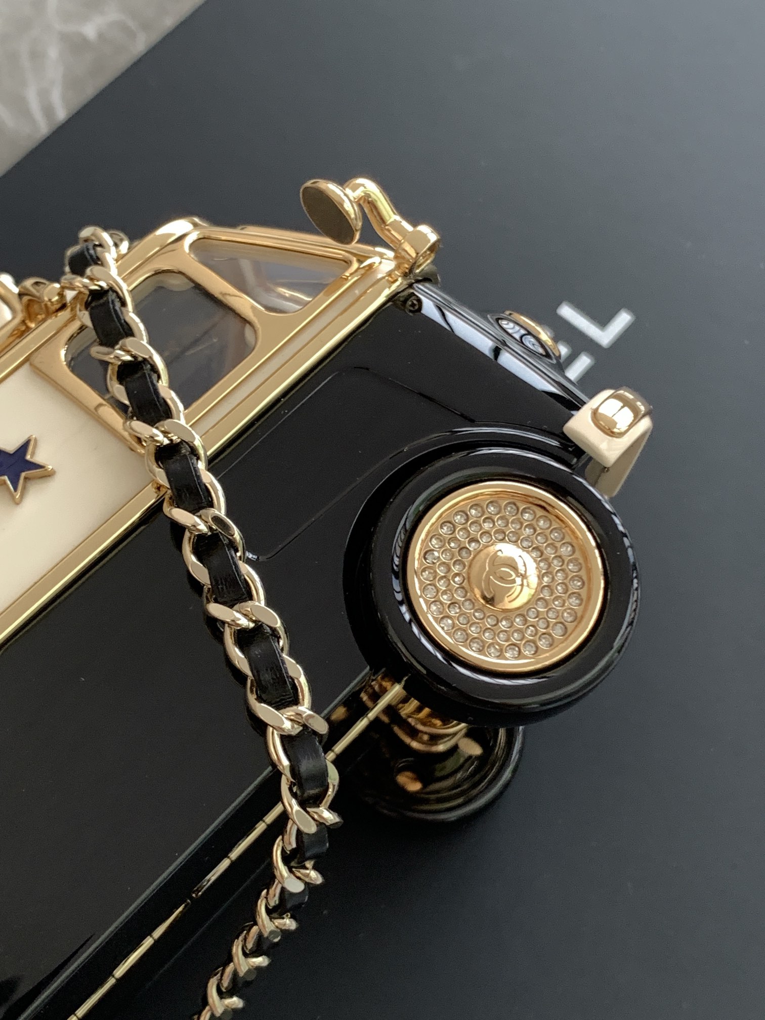 [TOP] CHANEL MINI VAN MINAUDIERE 9.4×16×8.7cm