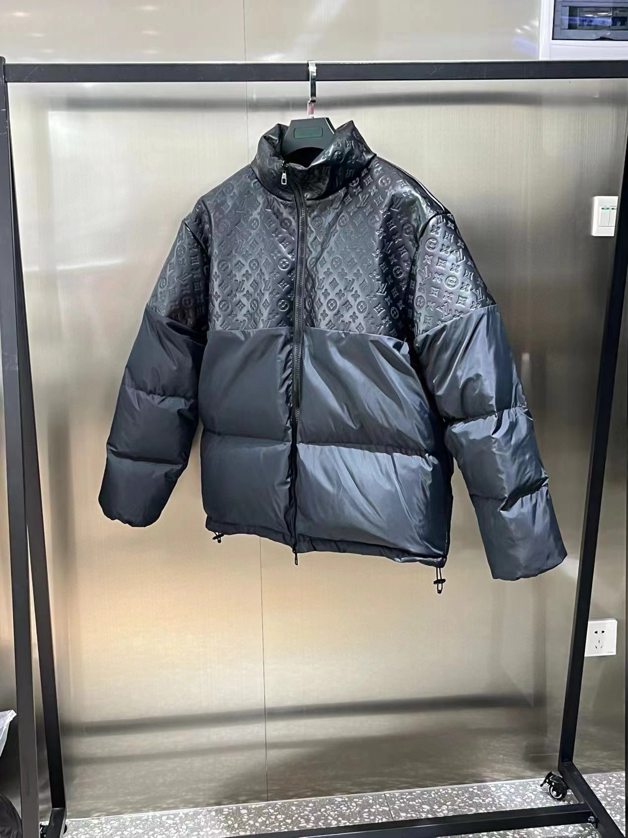 Men's Coats/Hoodies - 711 Luxury