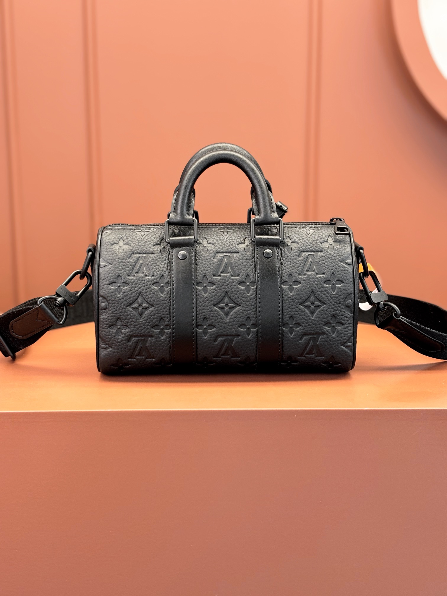 [TOP] Louis Vuitton LV Men's  Keepall Bandoulière 25 Bag 25x15x11cm - Black