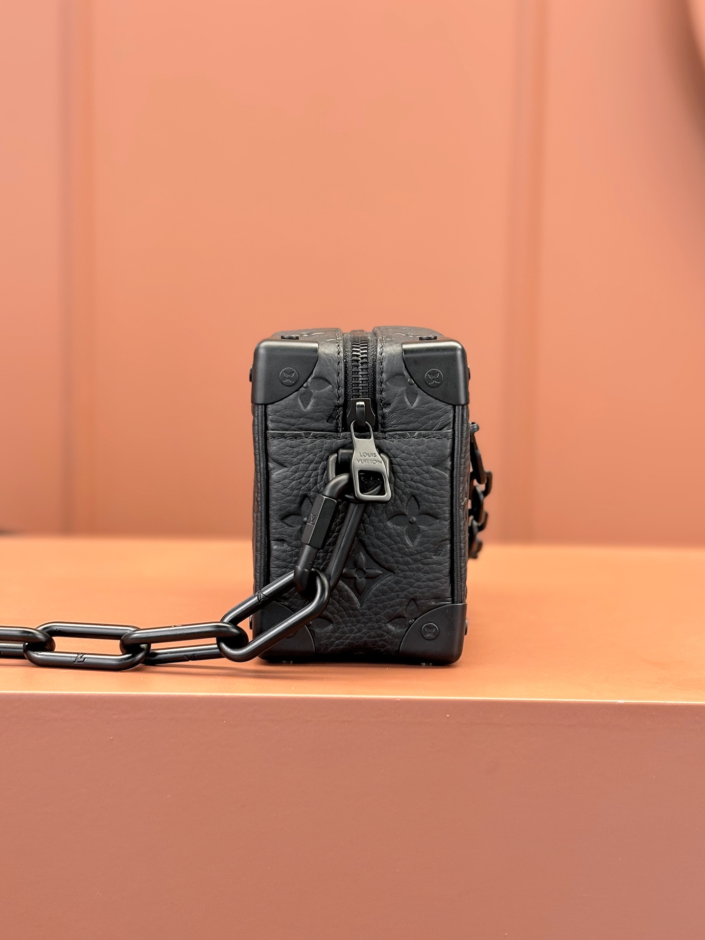 [TOP] Louis Vuitton LV Men's Taurillon Monogram Mini Soft Trunk 18.5x13x8cm - Black