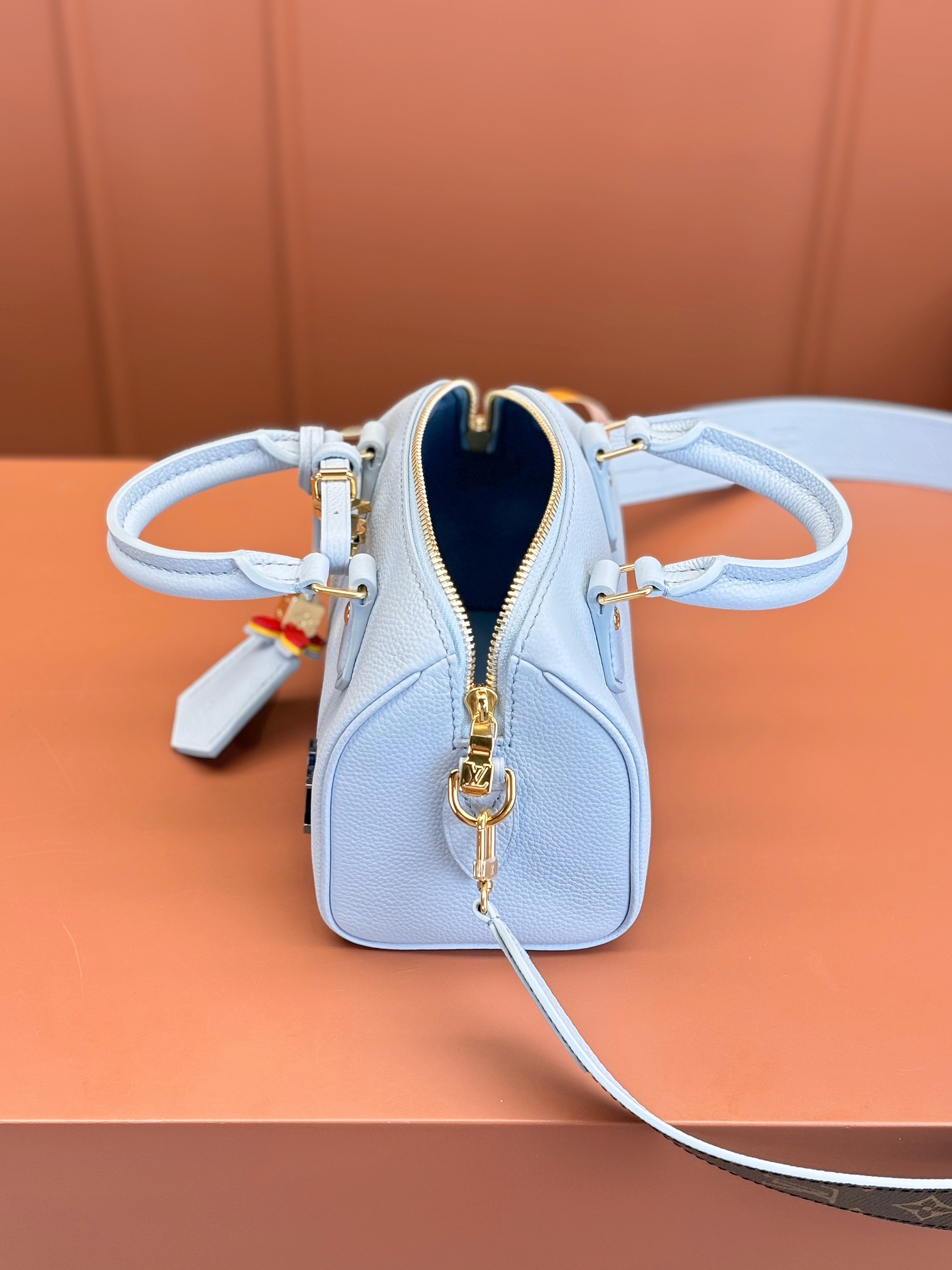 [TOP] Louis Vuitton LV SPEEDY BANDOULIÈRE 18  Bag 18x12x10cm - Blue