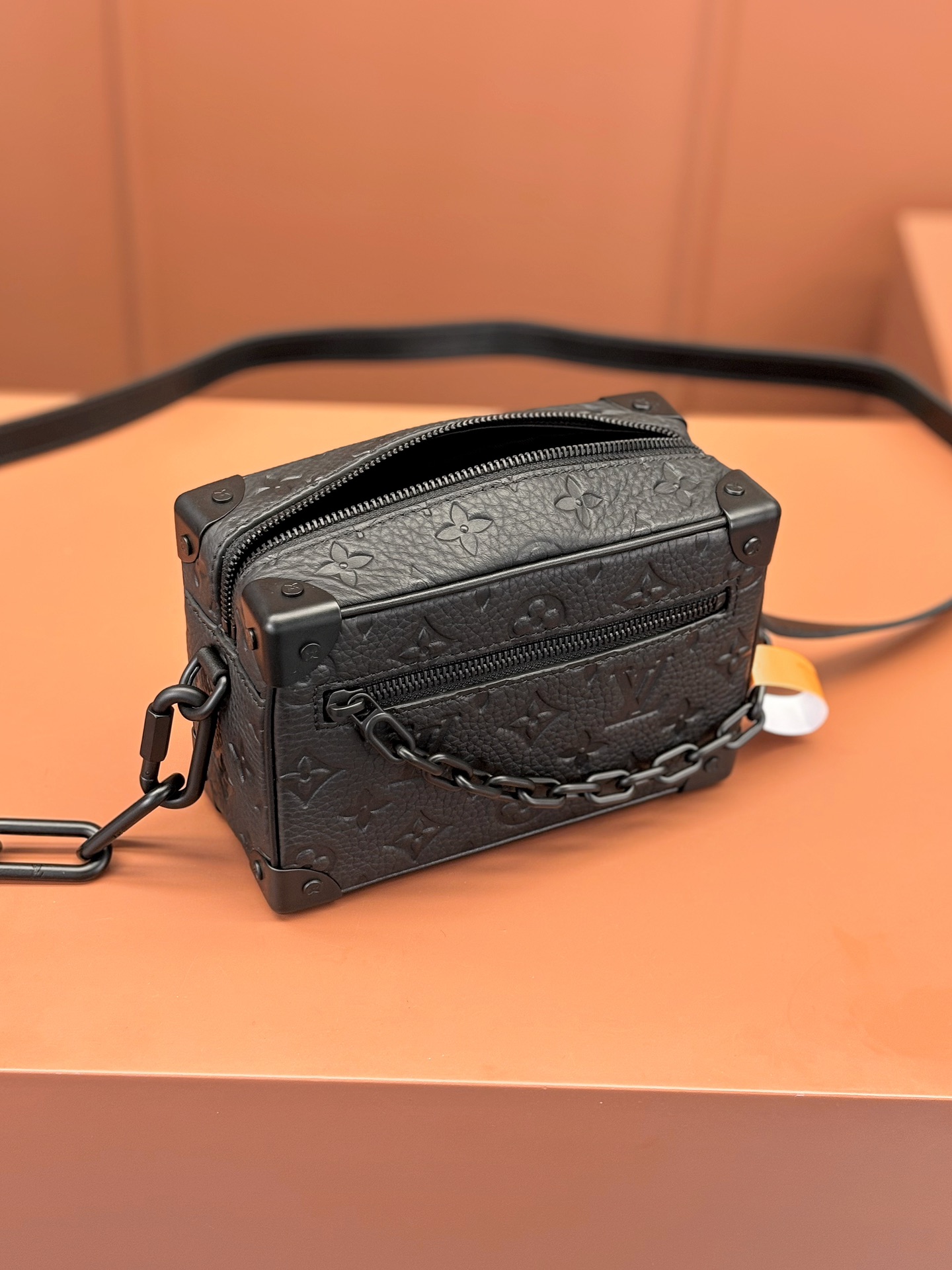 [TOP] Louis Vuitton LV Men's Taurillon Monogram Mini Soft Trunk 18.5x13x8cm - Black