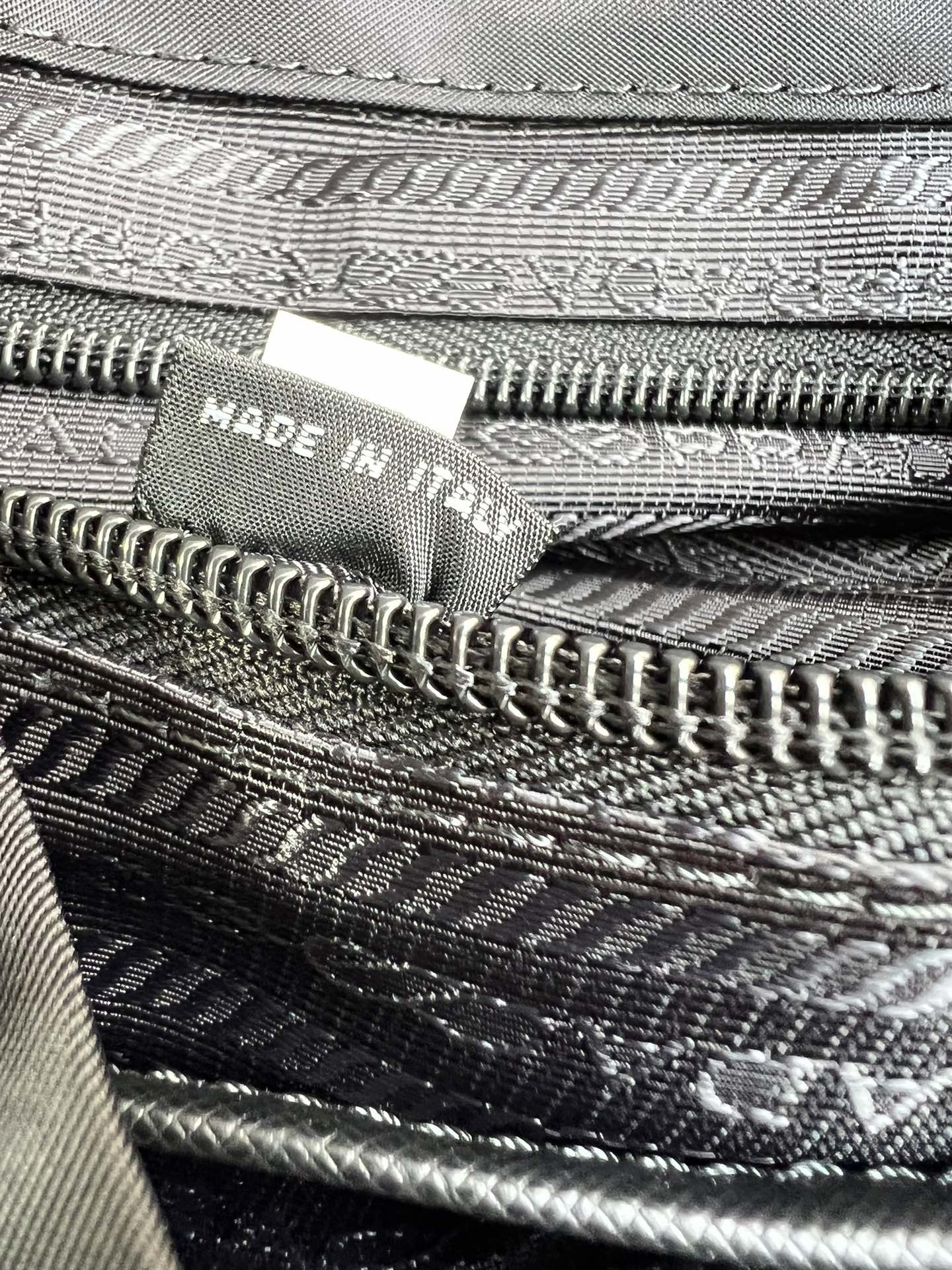 [TOP] PRADA Parachute Fabric Backpack 28x23.5x12cm - 4 Colour