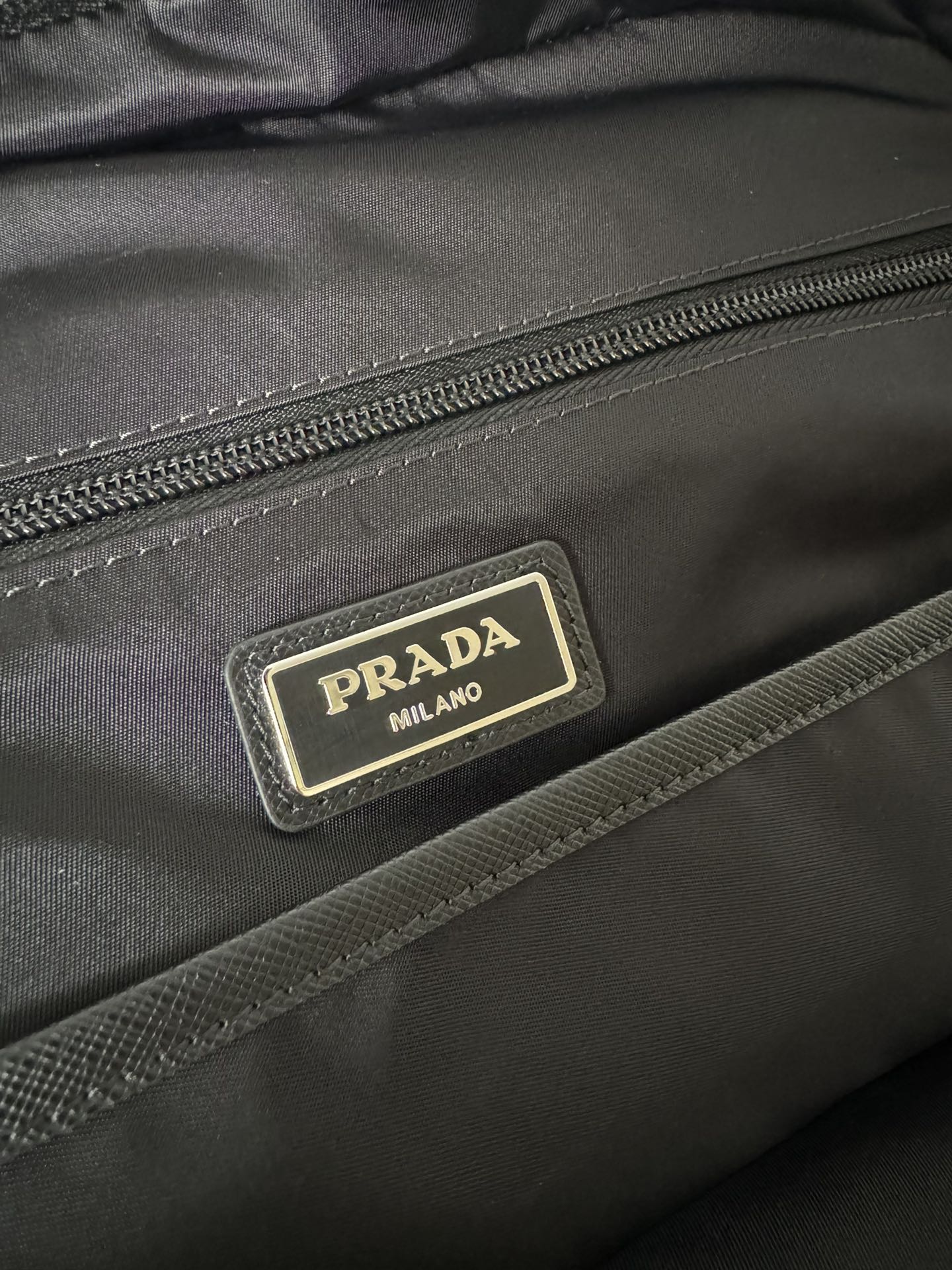 [TOP] PRADA Nylon and Saffiano Leather Backpack 30×39×15cm - Black