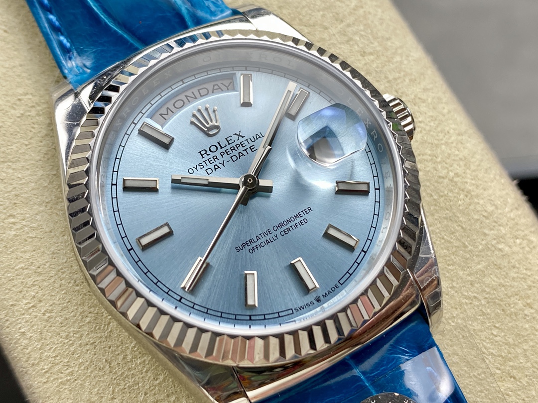 [TOP] ROLEX  Day-Date Sliver Bezel Watch 36mm - Blue