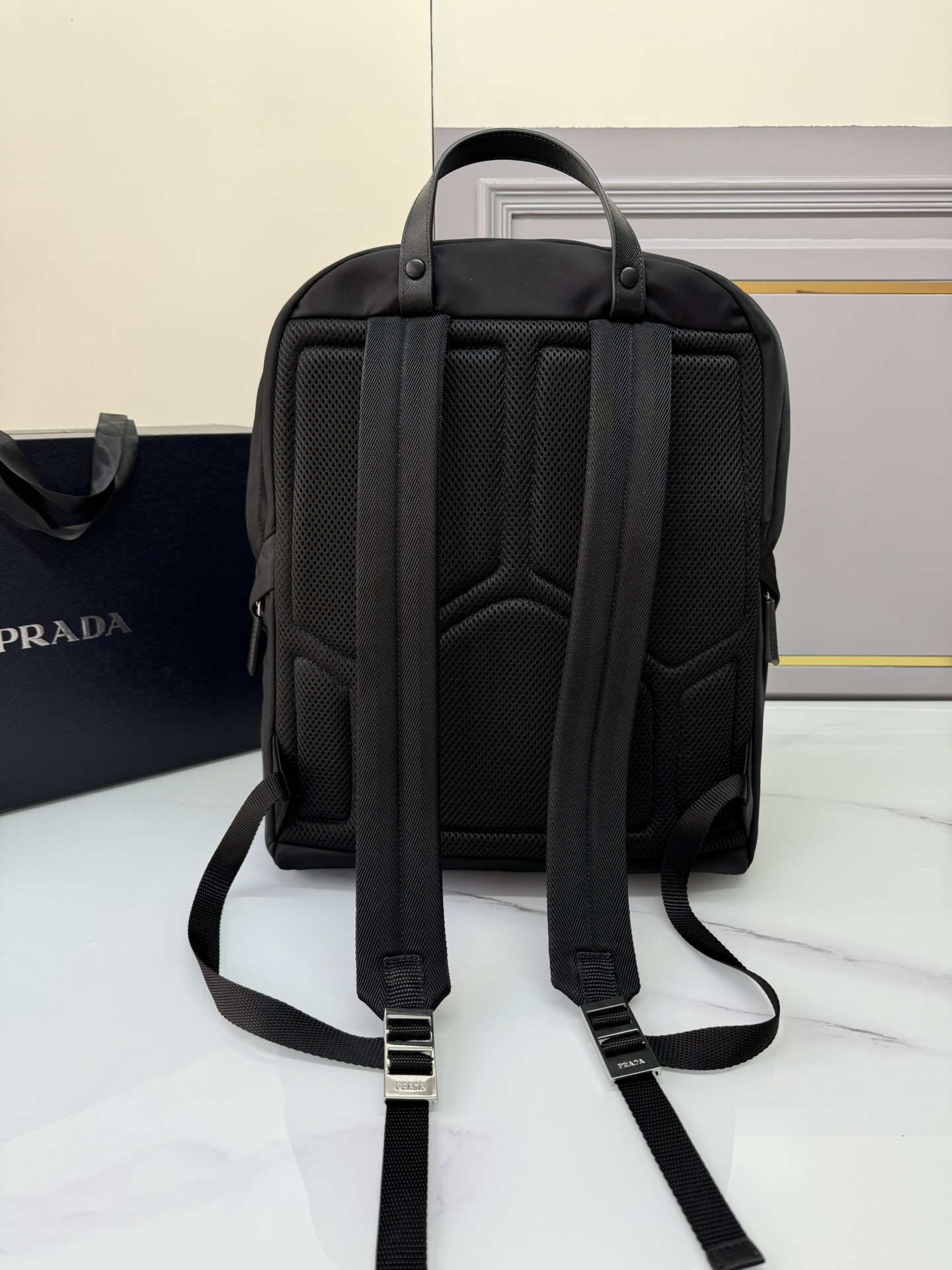[TOP] PRADA Nylon and Saffiano Leather Backpack 30×39×15cm - Black