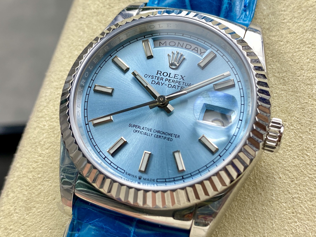 [TOP] ROLEX  Day-Date Sliver Bezel Watch 36mm - Blue