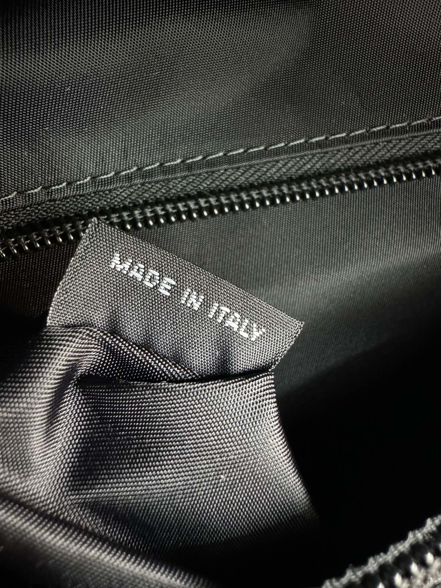 [TOP] PRADA Nylon Backpack 29×40×17cm - Black