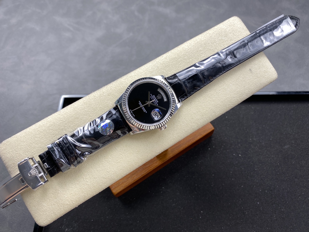 [TOP] ROLEX  Day-Date Sliver Bezel Watch 36mm - Black