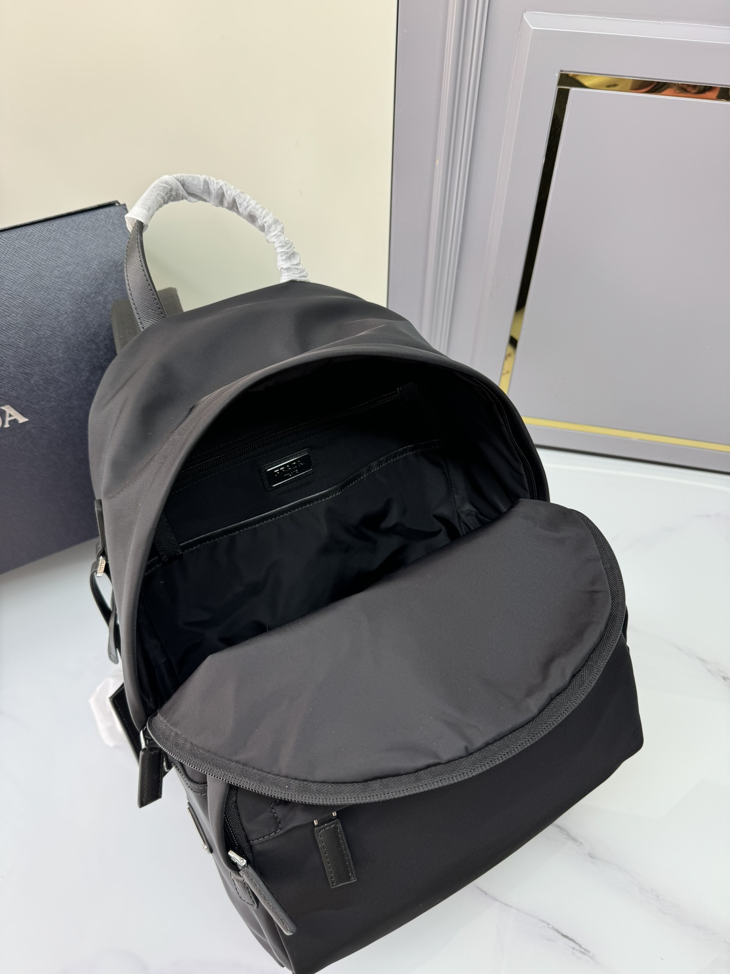 [TOP] PRADA Nylon Backpack 29×40×17cm - Black