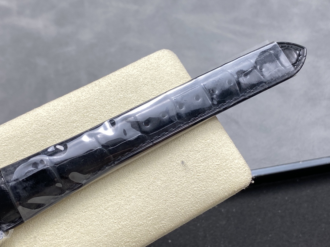 [TOP] ROLEX  Day-Date Sliver Bezel Watch 36mm - Black