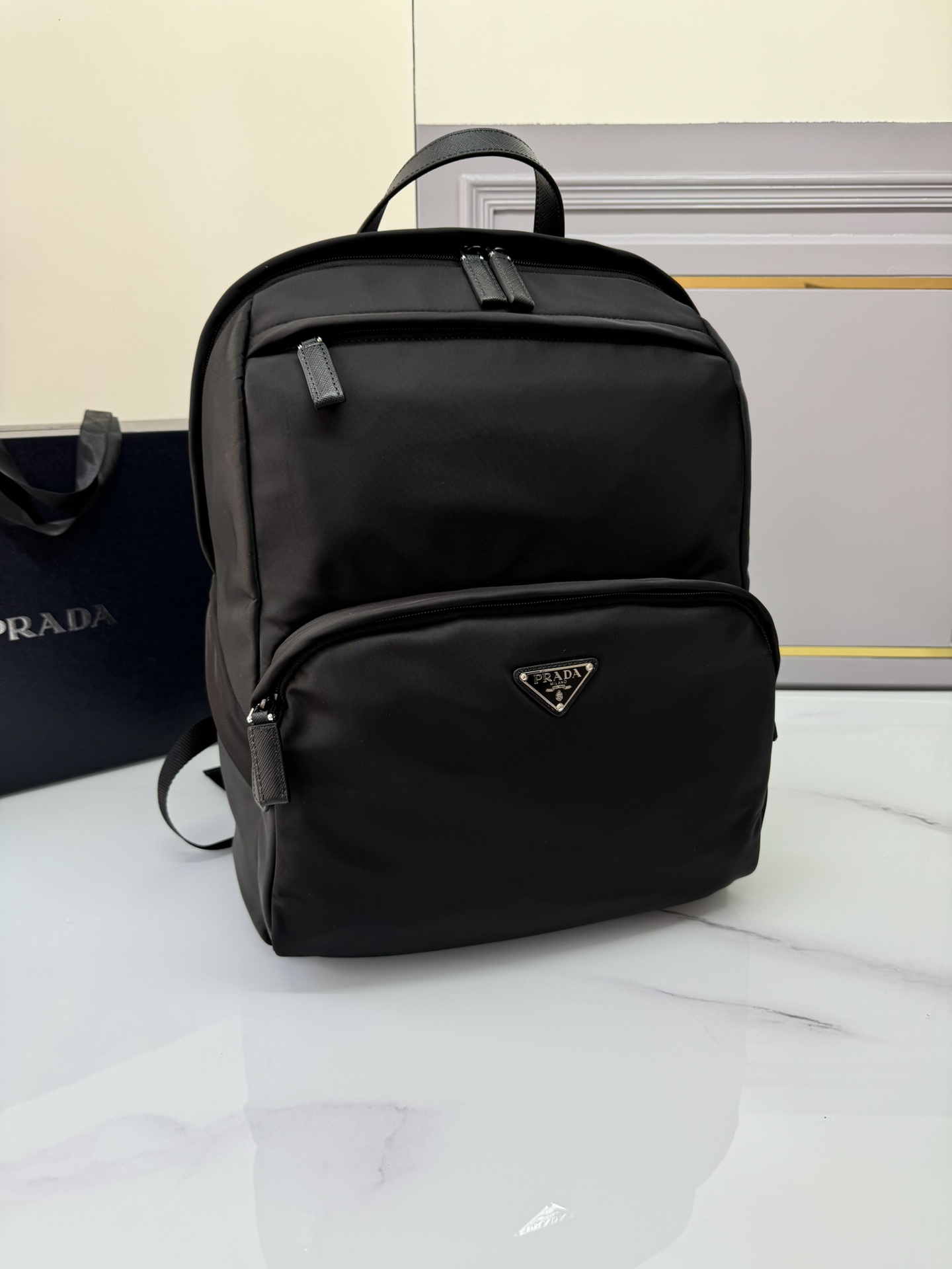 [TOP] PRADA Nylon and Saffiano Leather Backpack 30×39×15cm - Black