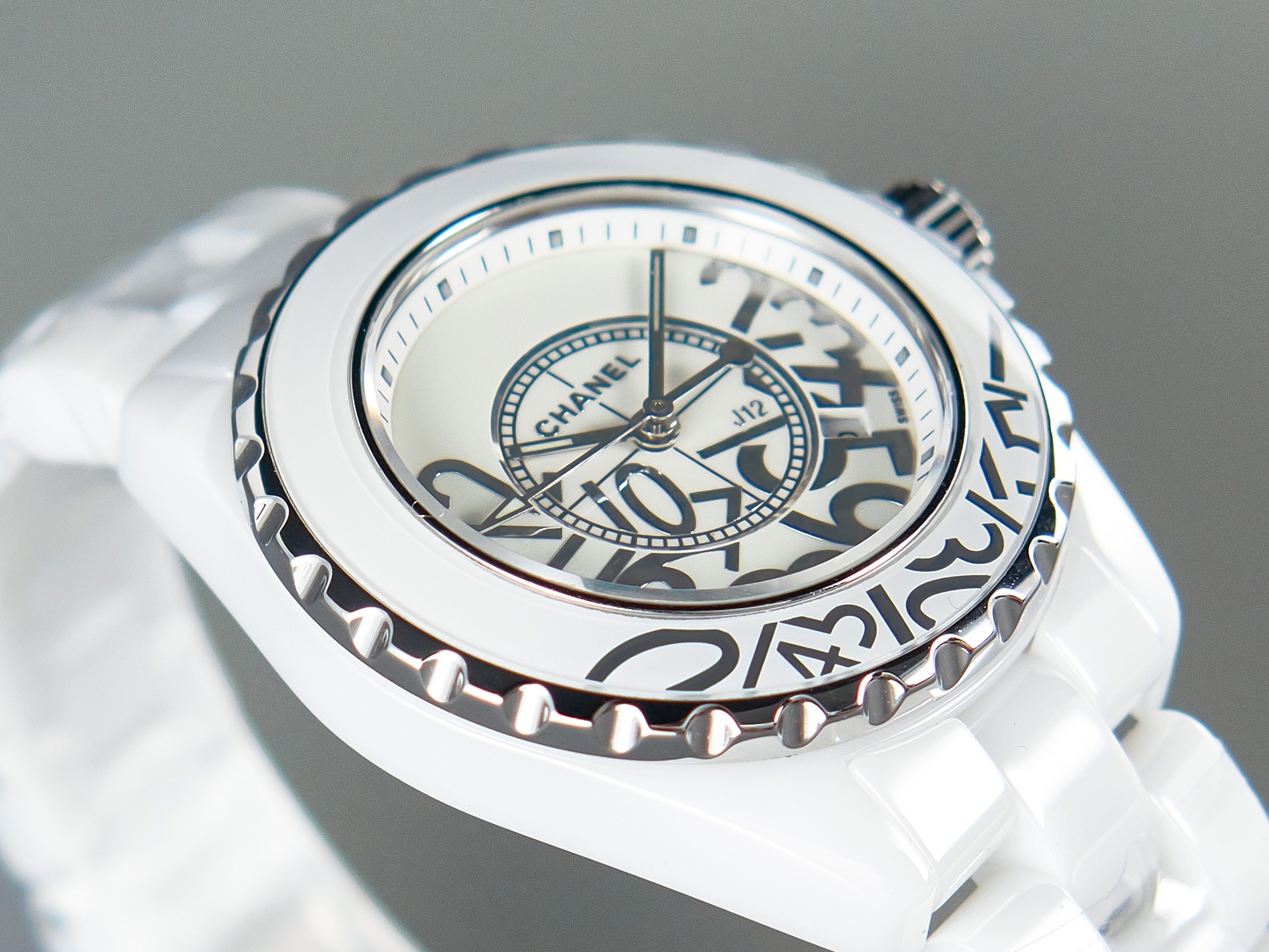 [TOP] CHANEL J12 Watch 33mm-White