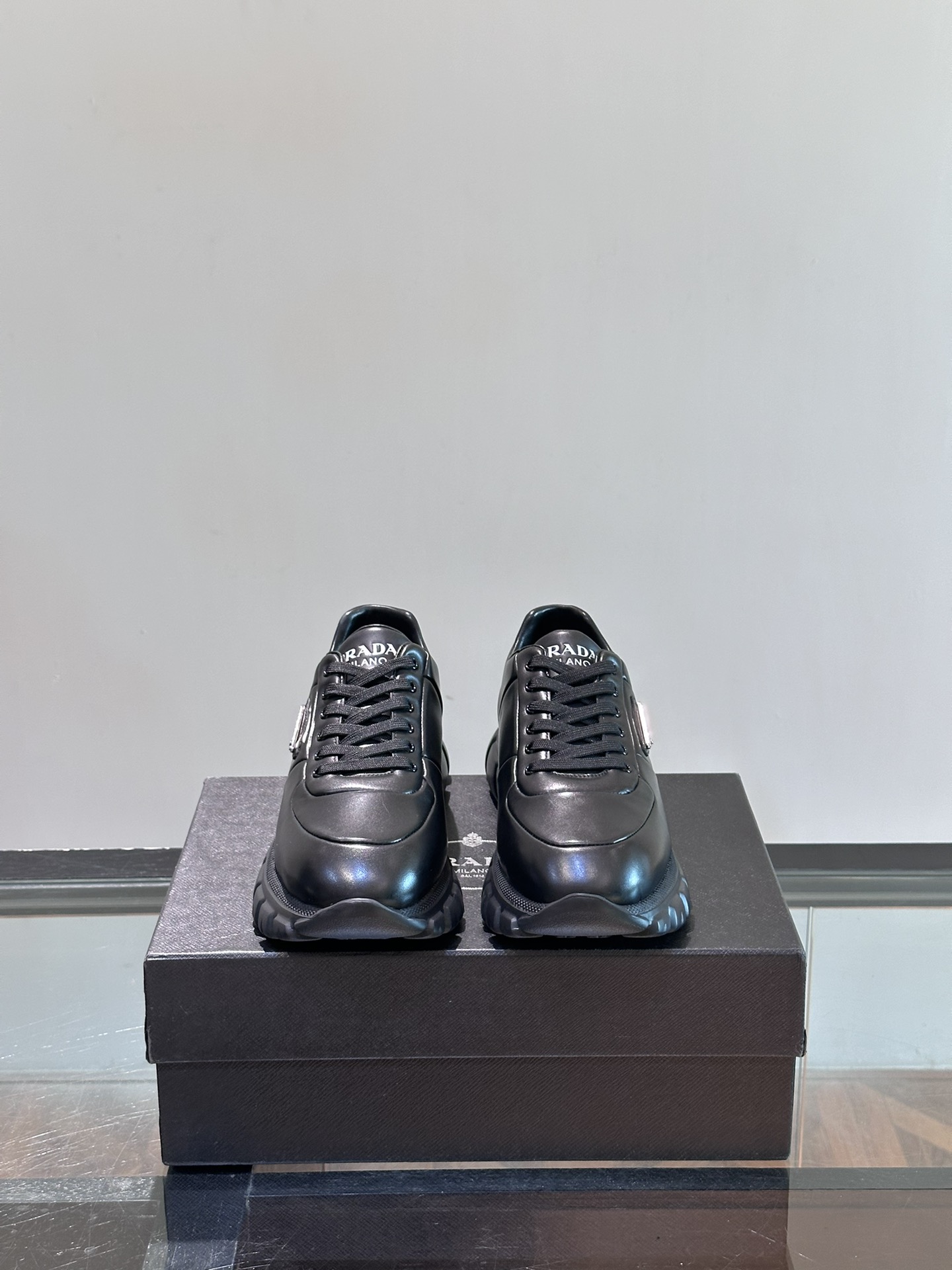 [TOP] PRADA Sports Shoes - Black