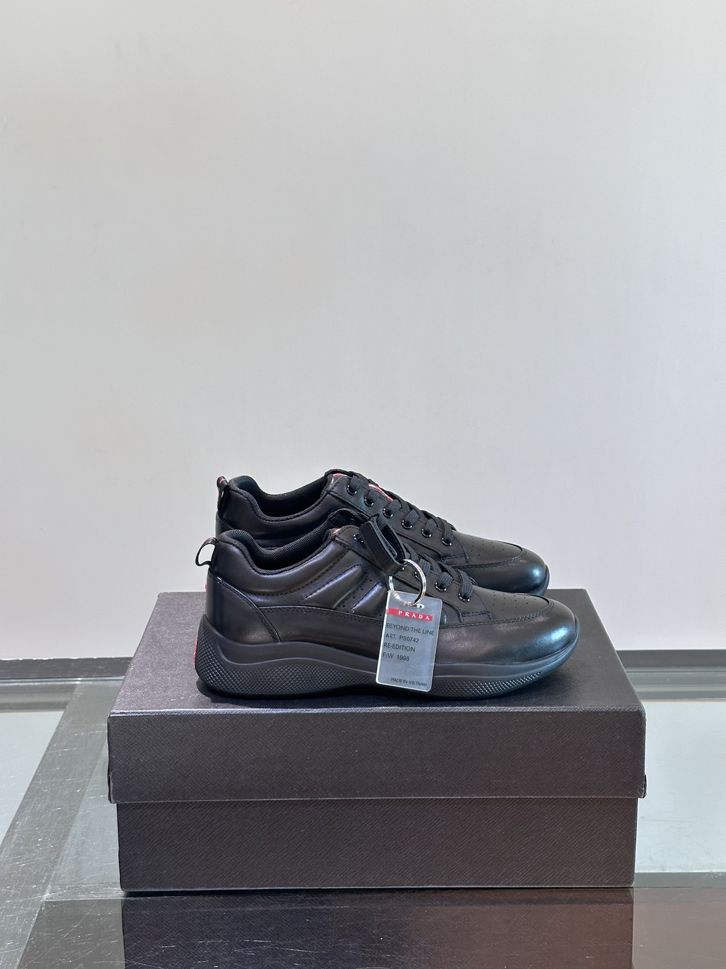 [TOP] PRADA Sports Shoes - 2 Colors