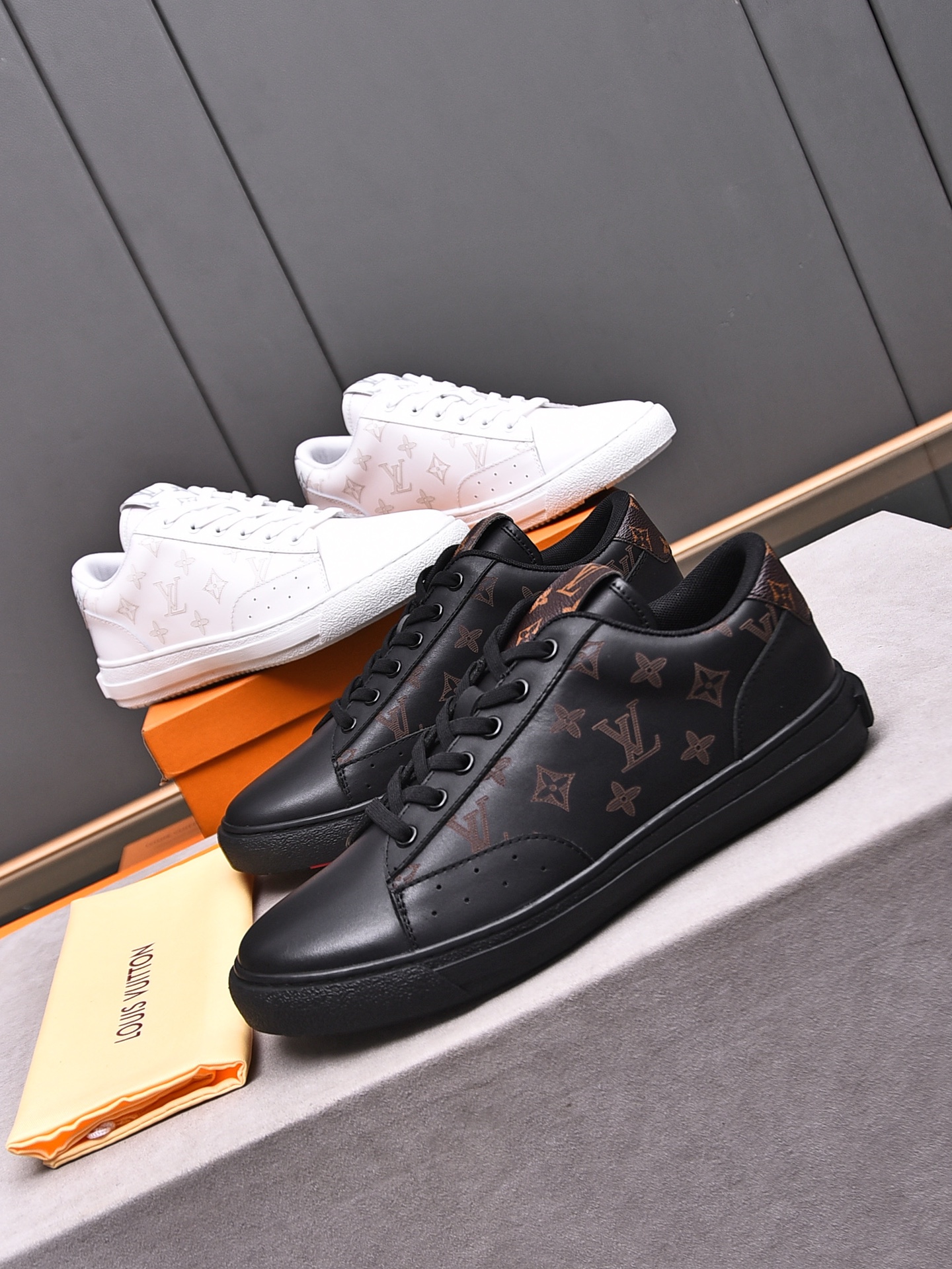 [TOP] Louis Vuitton LV Men's Shoes - 2 Colors