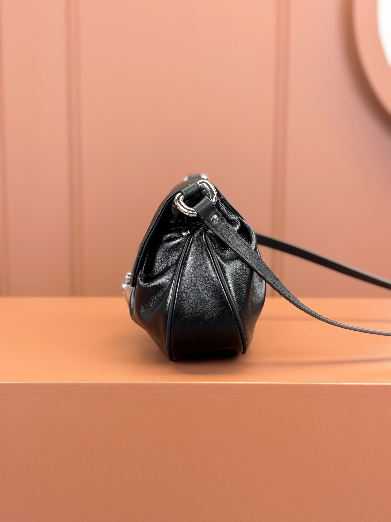 [TOP] Louis Vuitton LV Sunset Vibe Bag 27x18x4cm - Black