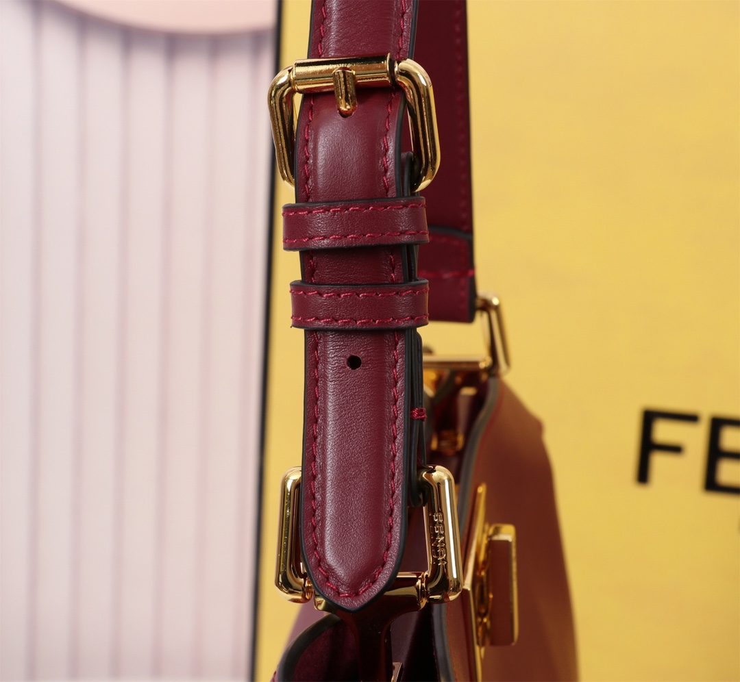 [TOP] FENDI Peekaboo Soft Bag 33×22.5×10CM  -Red