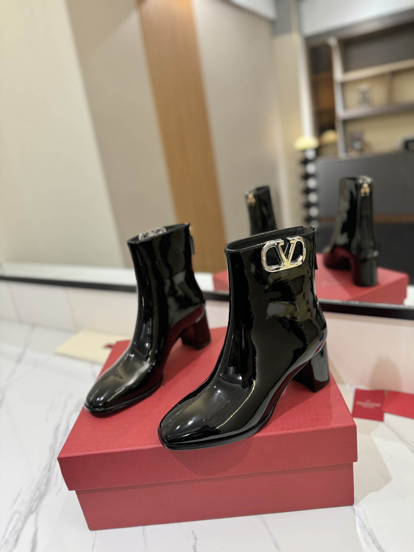 [TOP] VALENTINO GARAVANI VLOGO TYPE ROSSO Mid Heel Boots - 2 Color