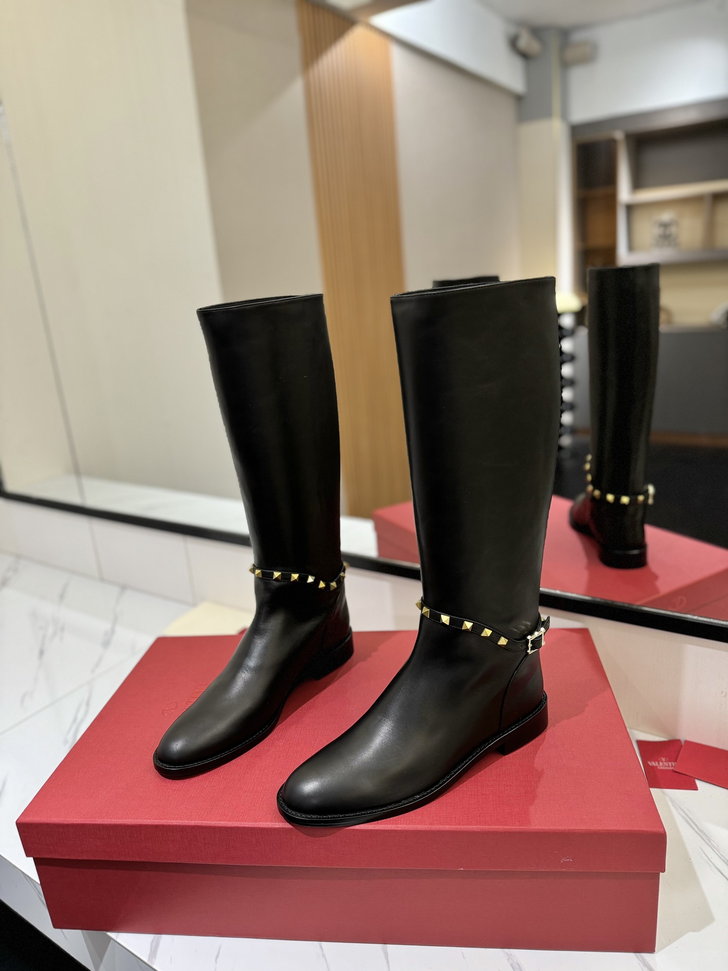 [TOP] VALENTINO GARAVANI Kelly Jumping Boots  - 2 Color