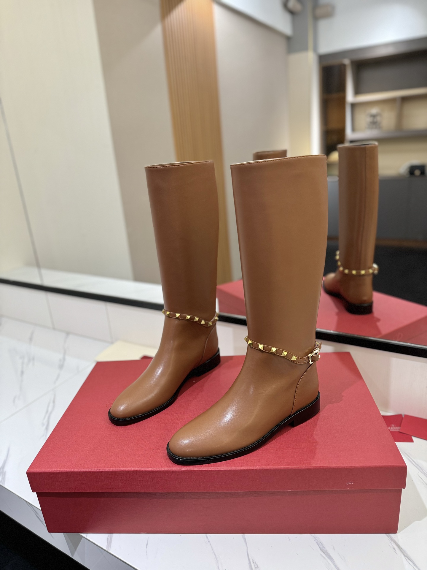 [TOP] VALENTINO GARAVANI Kelly Jumping Boots  - 2 Color