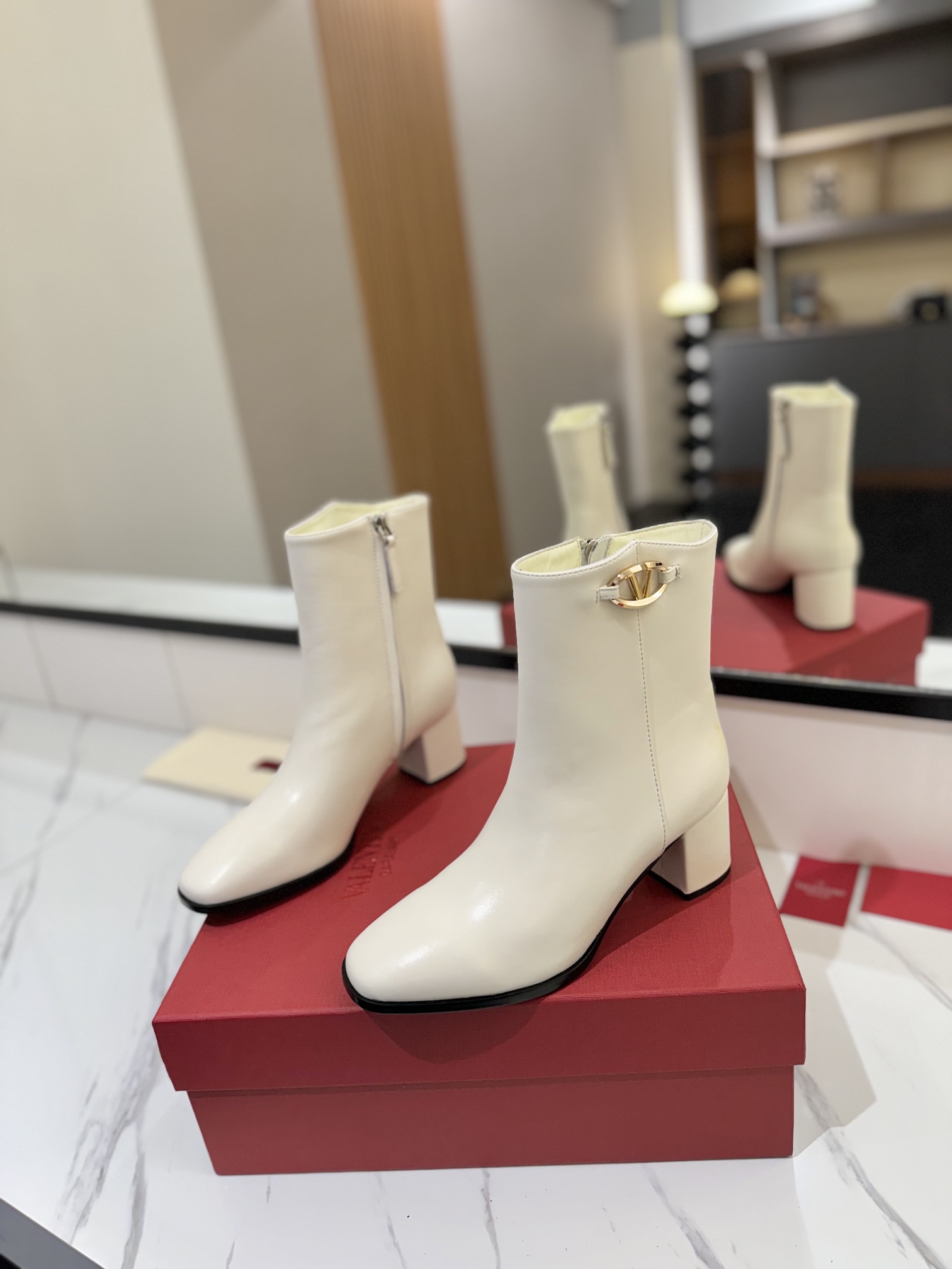 [TOP] VALENTINO GARAVANI 6cm Mid Heel VLOGO Boots  - 3 Color