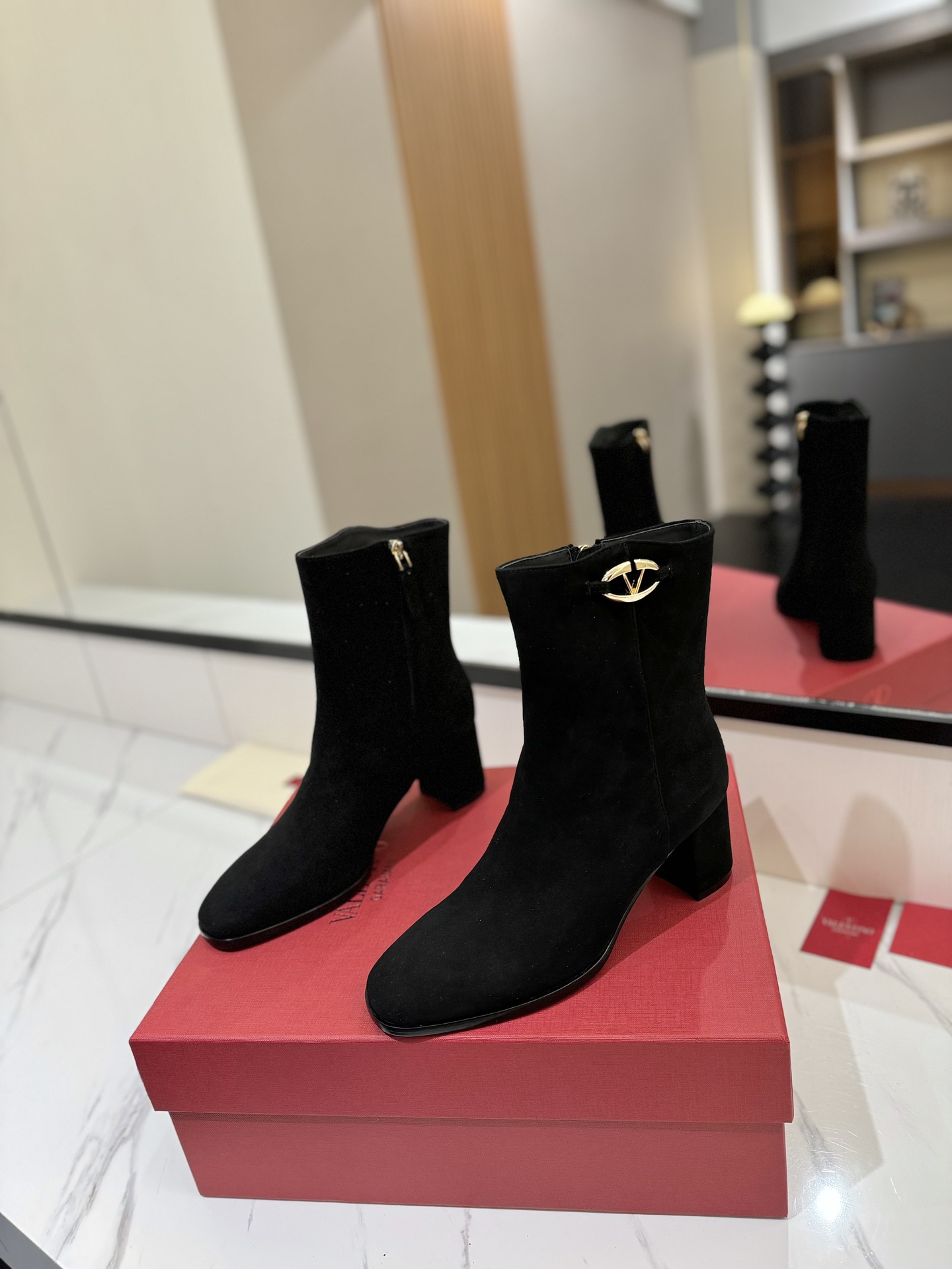 [TOP] VALENTINO GARAVANI 6cm Mid Heel VLOGO Boots  - 3 Color