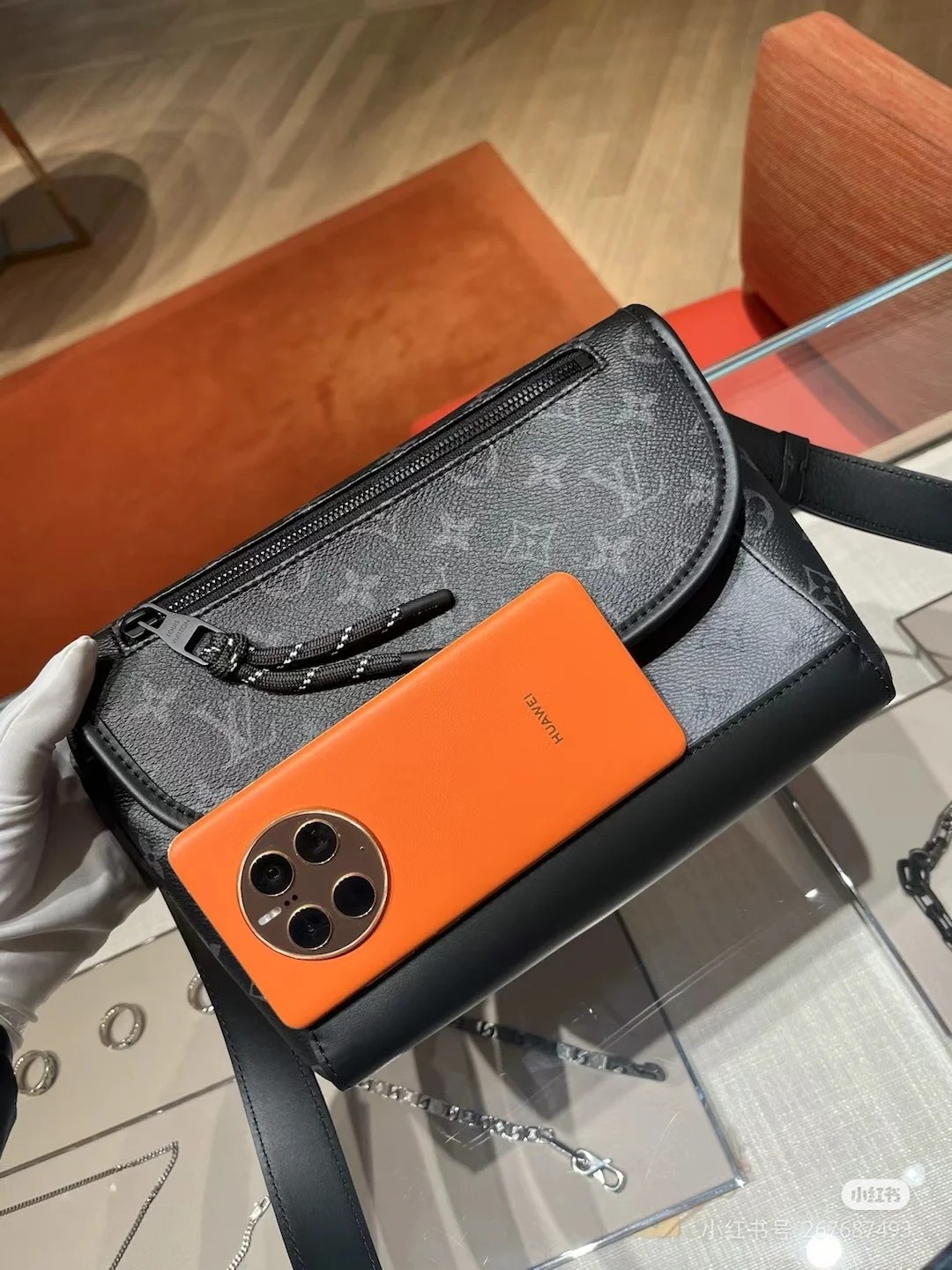 [TOP] Louis Vuitton LV Pulse Messenger Monogram Bag 17 x 11 x 26.6cm - Black