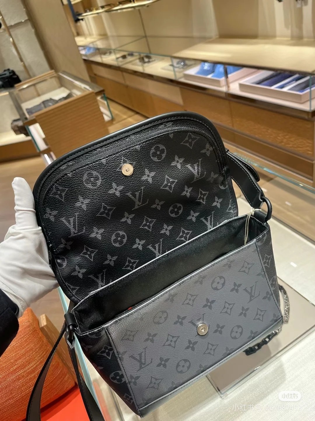 [TOP] Louis Vuitton LV Pulse Messenger Monogram Bag 17 x 11 x 26.6cm - Black