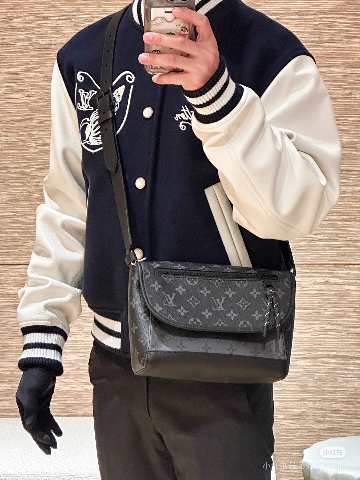 [TOP] Louis Vuitton LV Pulse Messenger Monogram Bag 17 x 11 x 26.6cm - Black