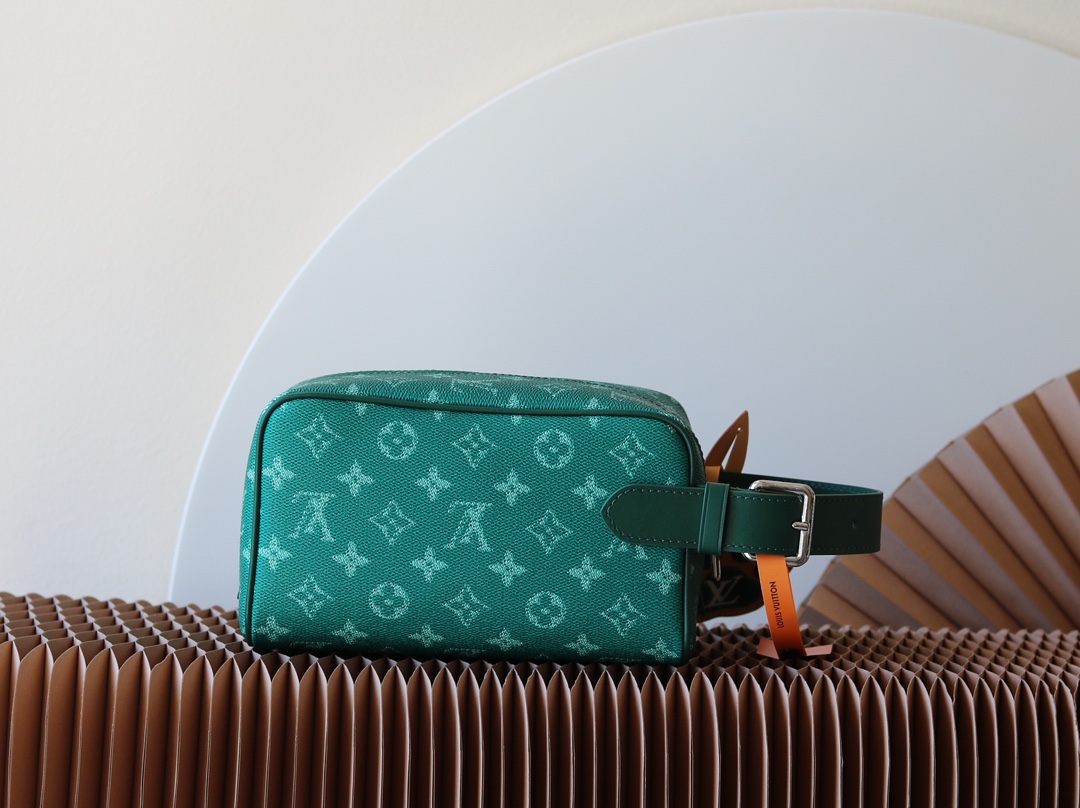 [TOP] Louis Vuitton LV Locker Dopp Kit Bag 23*13*12cm- Green